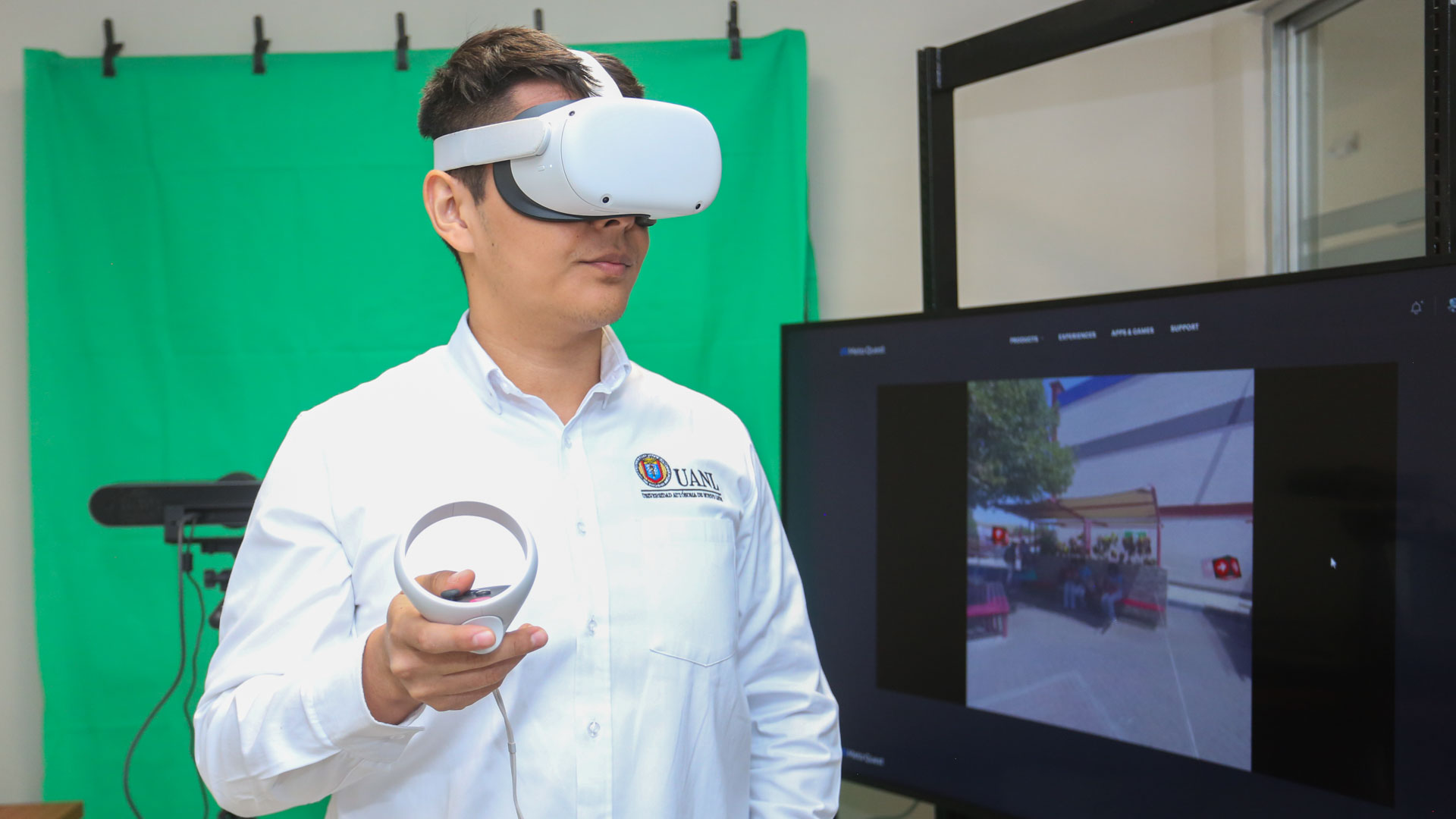 UANL puso en marcha el laboratorio de industria 4.0 e innovación tecnológica en la Prepa 15