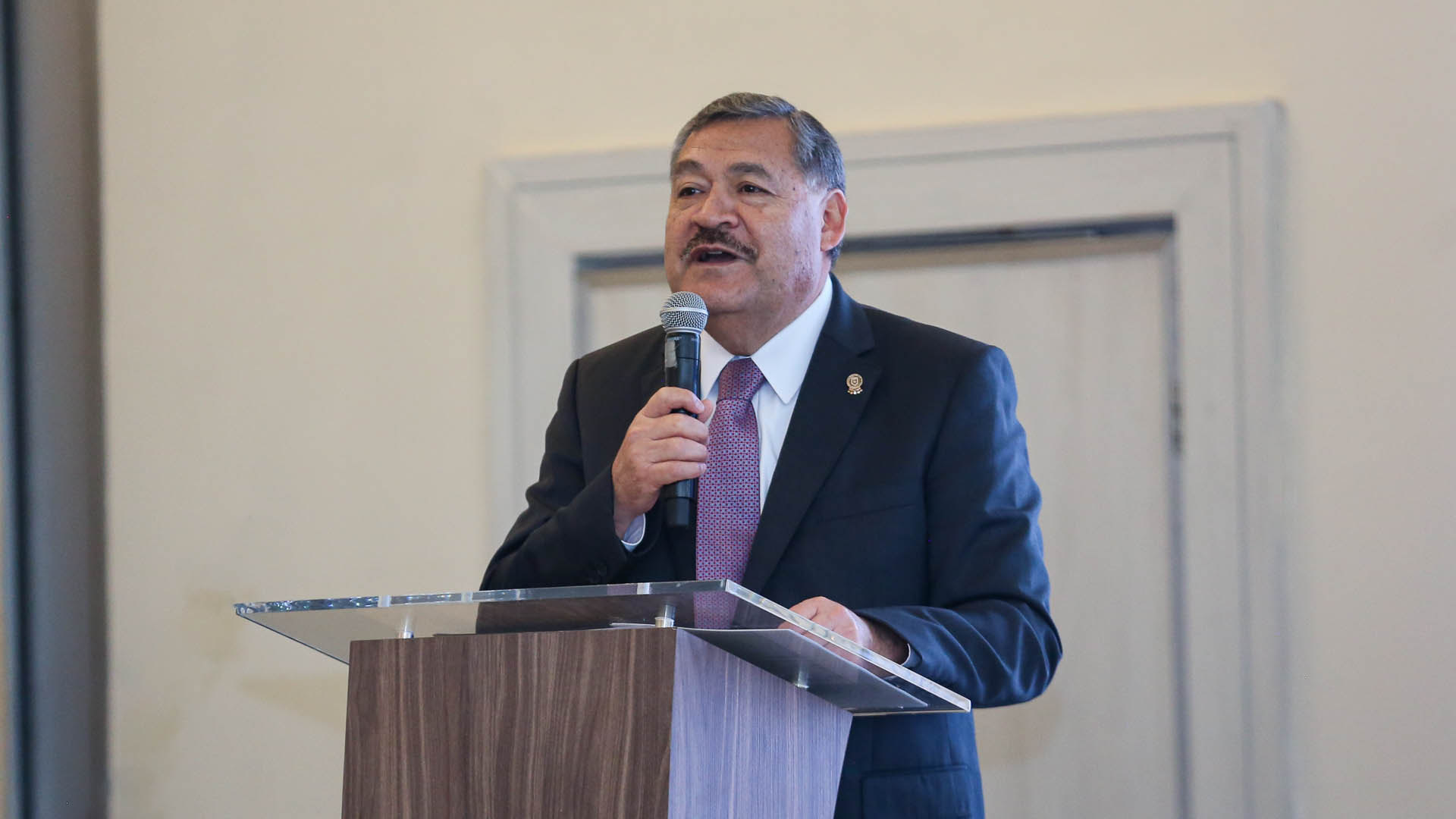 Destaca Rector rediseño de programas ante llegada de empresas a NL