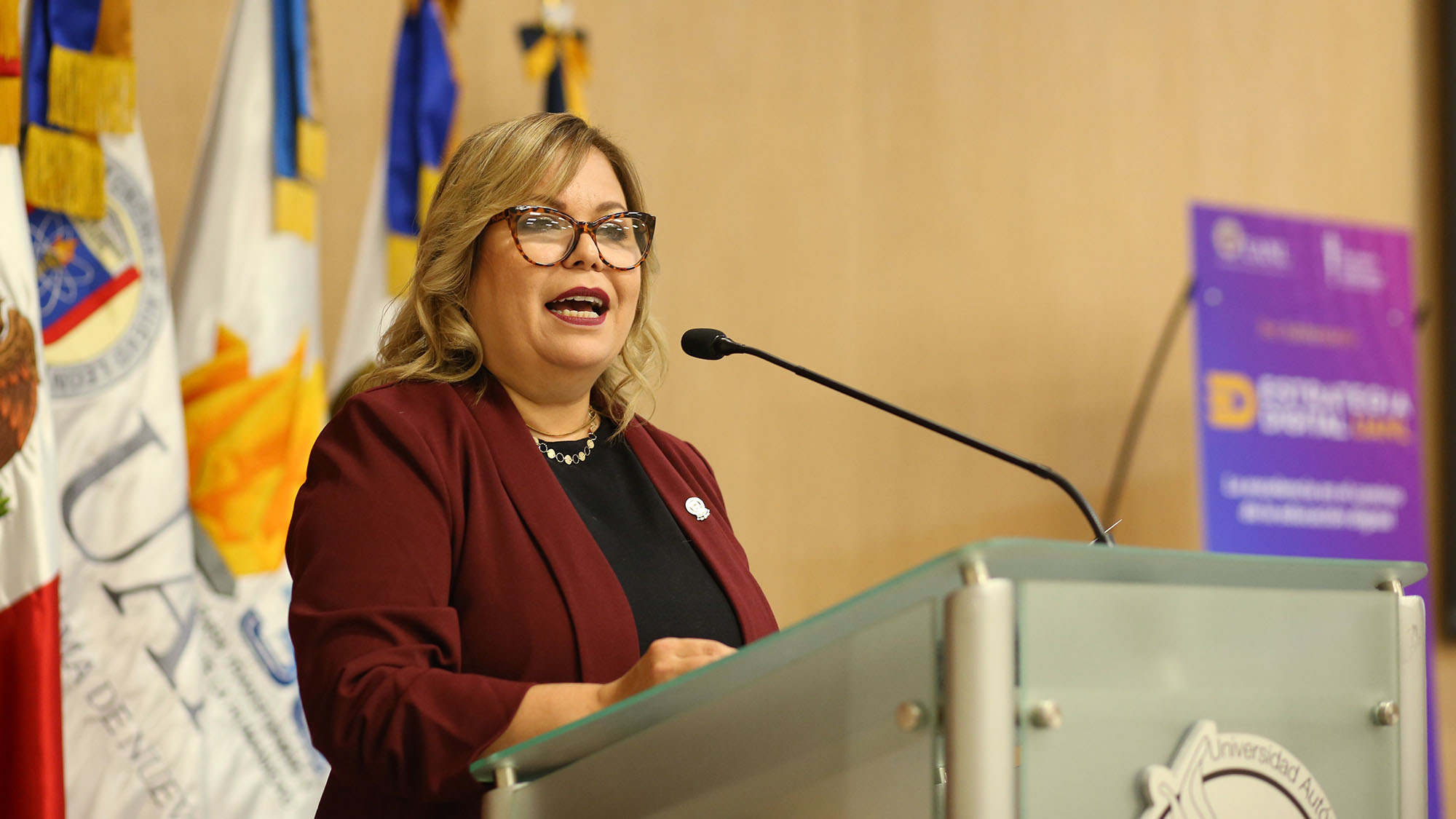 Exponen logros y proyección de estrategia digital de la UANL