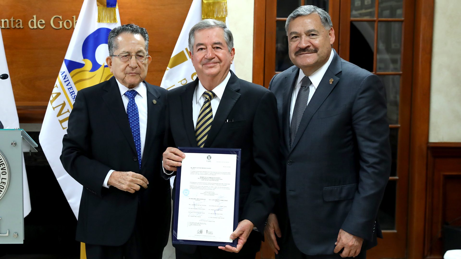 Toma protesta como miembro de la Comisión de Hacienda de la UANL Marco Antonio Méndez