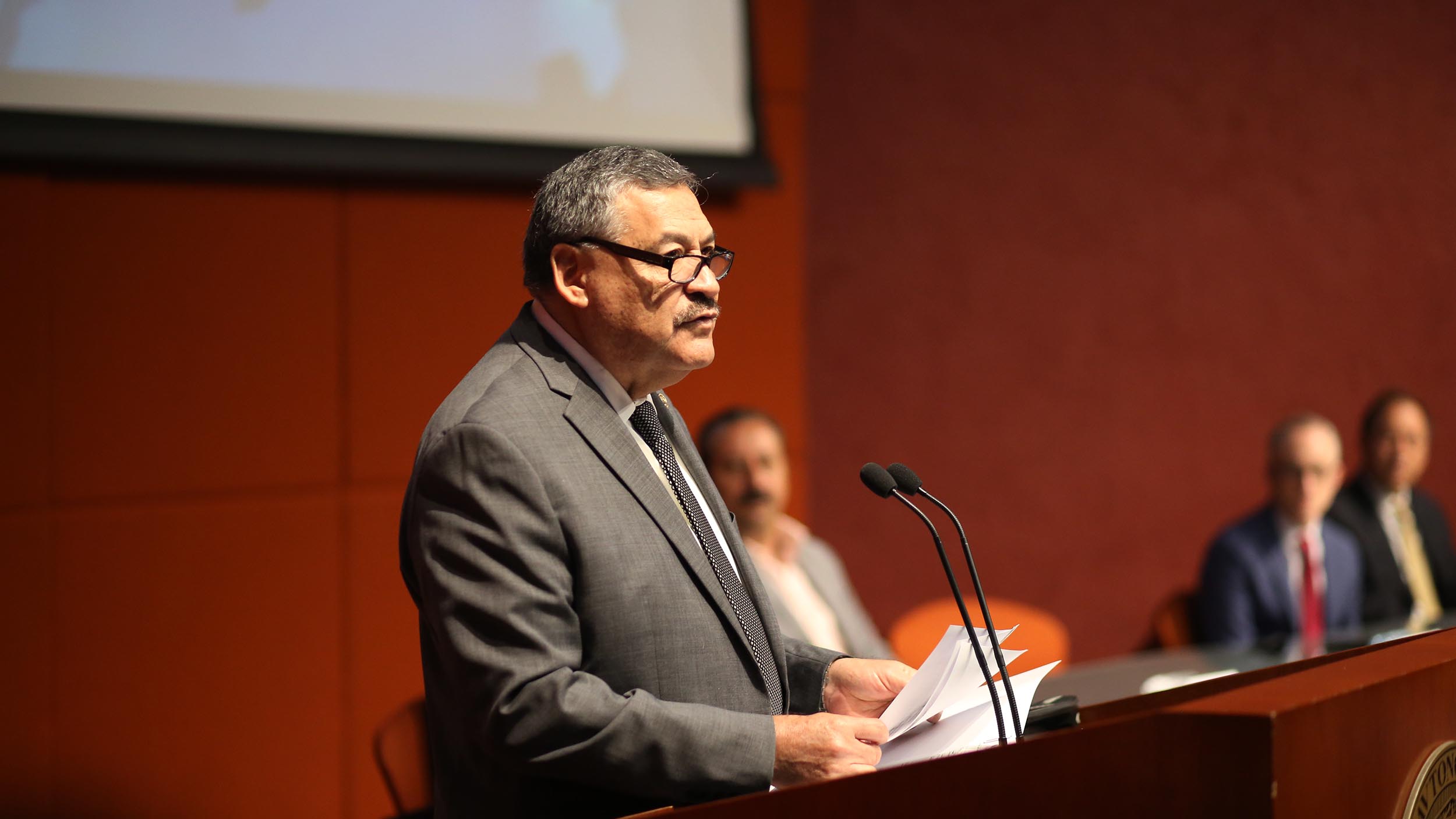 Centros de desarrollo muestran en reunión de UANL apoyos a pymes