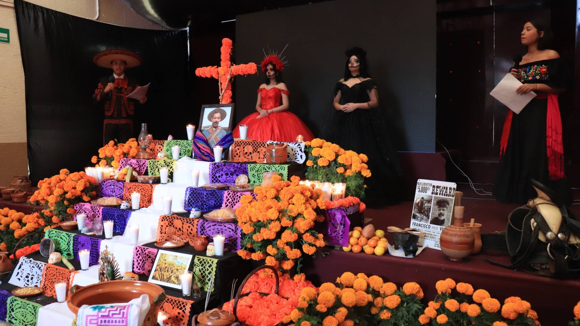 Altares de Preparatoria "Álvaro Obregón" ganan certamen de UANL