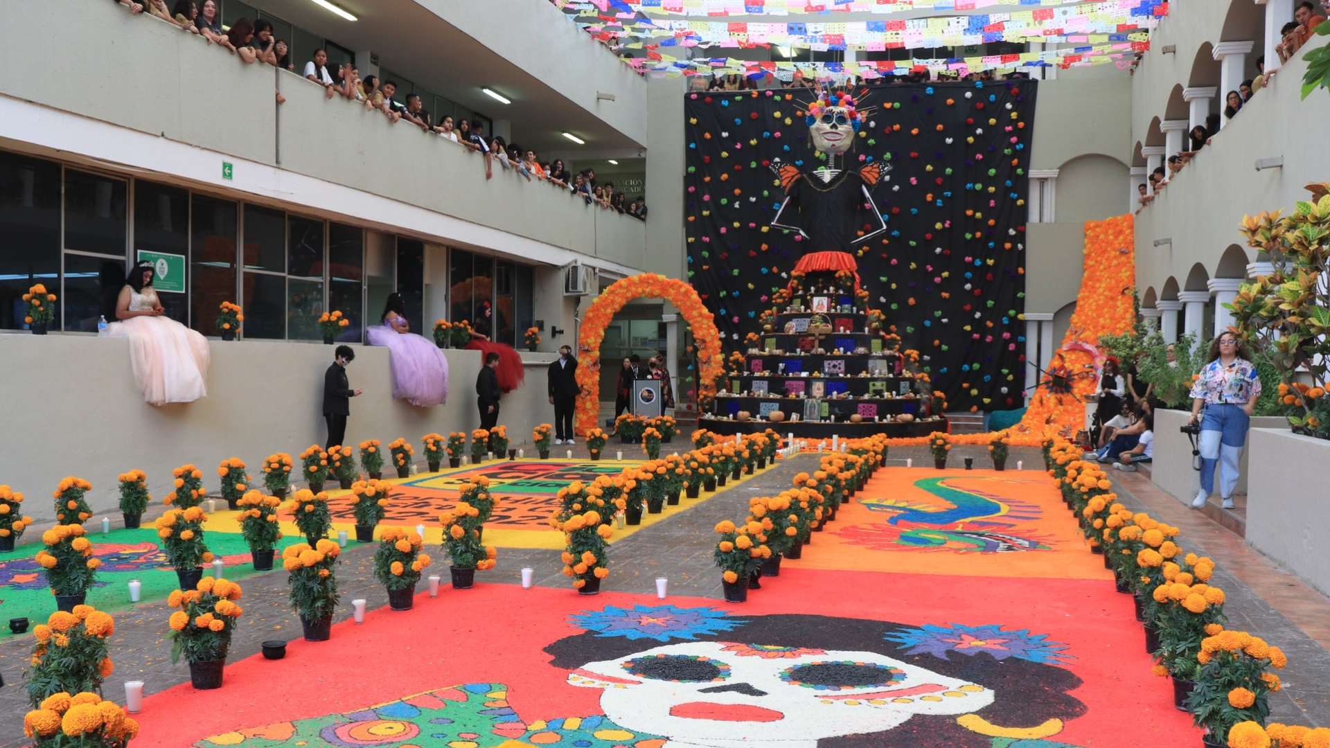 Altares de Preparatoria "Álvaro Obregón" ganan certamen de UANL