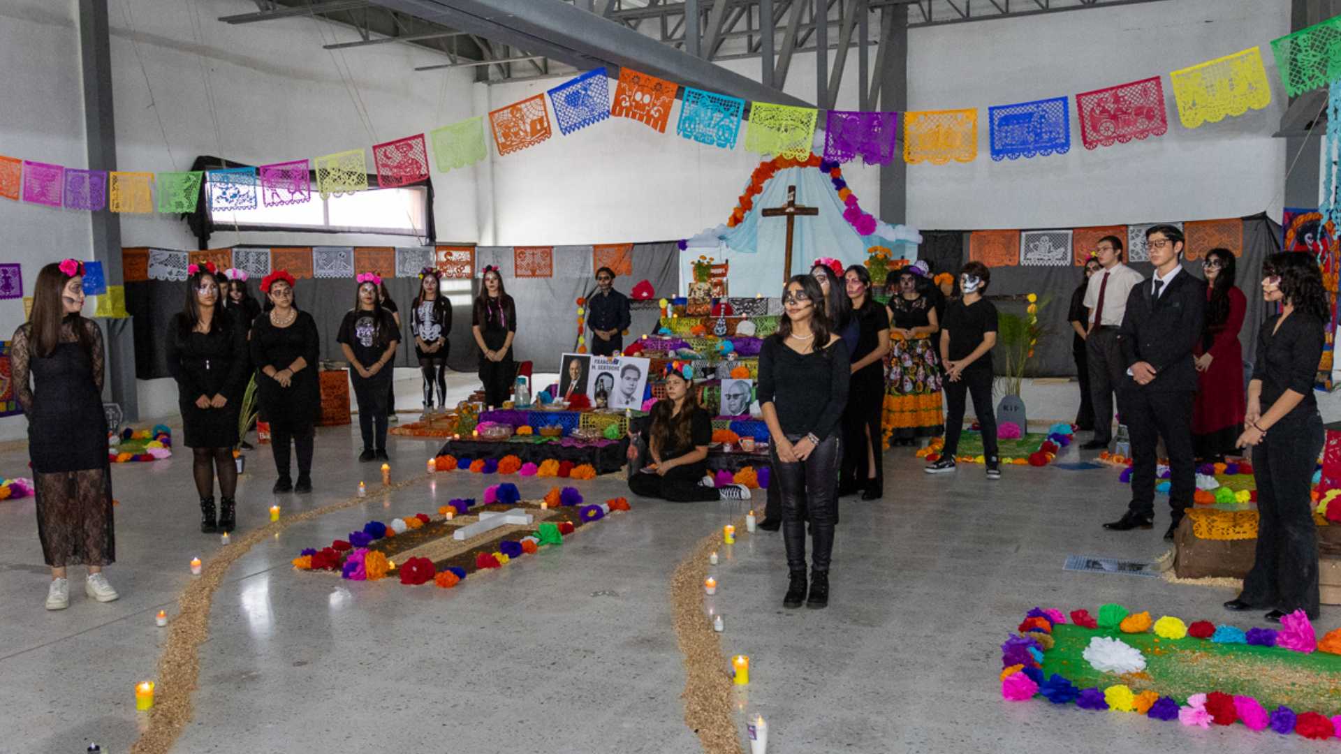 Altares de Preparatoria "Álvaro Obregón" ganan certamen de UANL