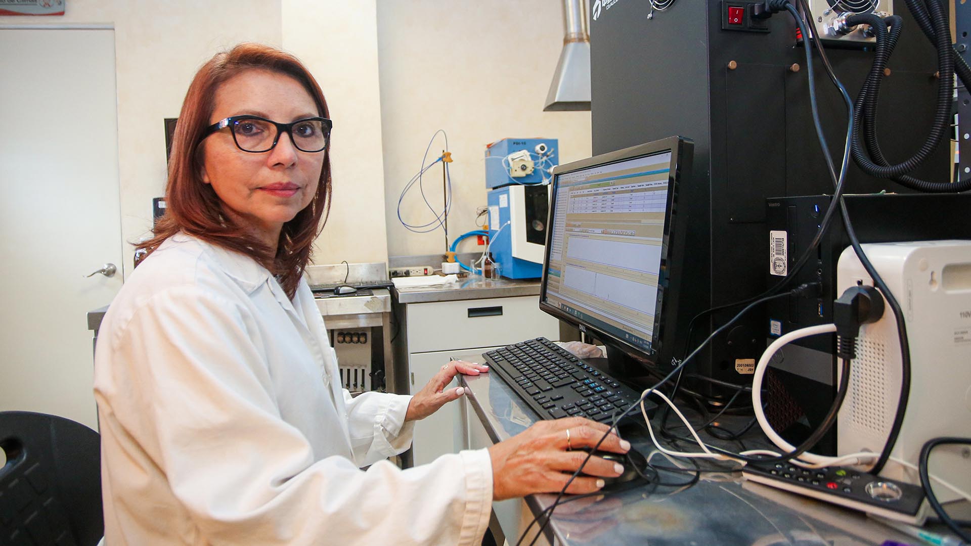 Desarrollan fotocalizador que convierte dióxido de carbono a hidrocarburos