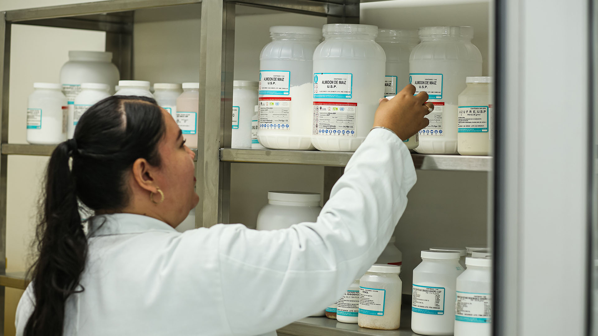 Ofrece Ciencias Químicas atención especializada en su farmacia-escuela