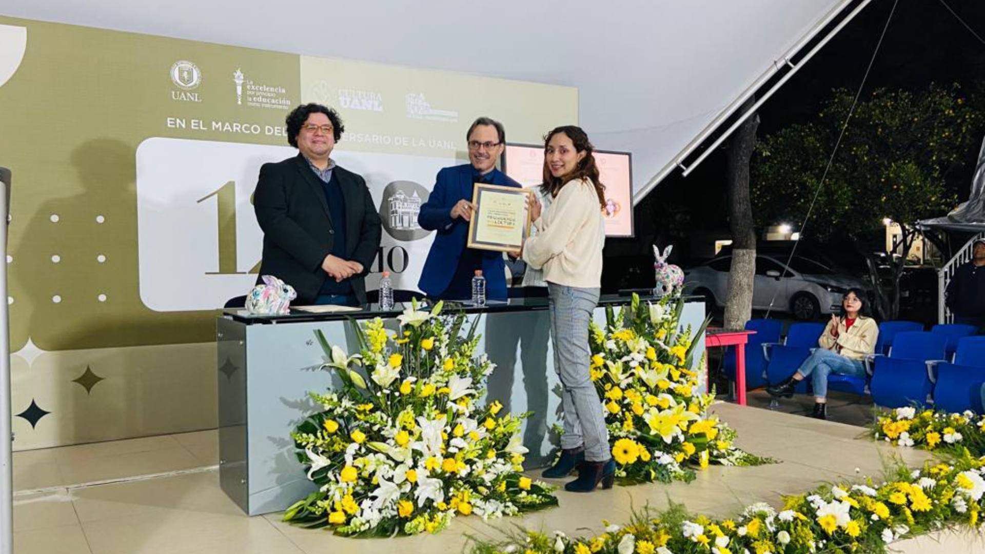 Promocionan la lectura y los reconoce la UANL