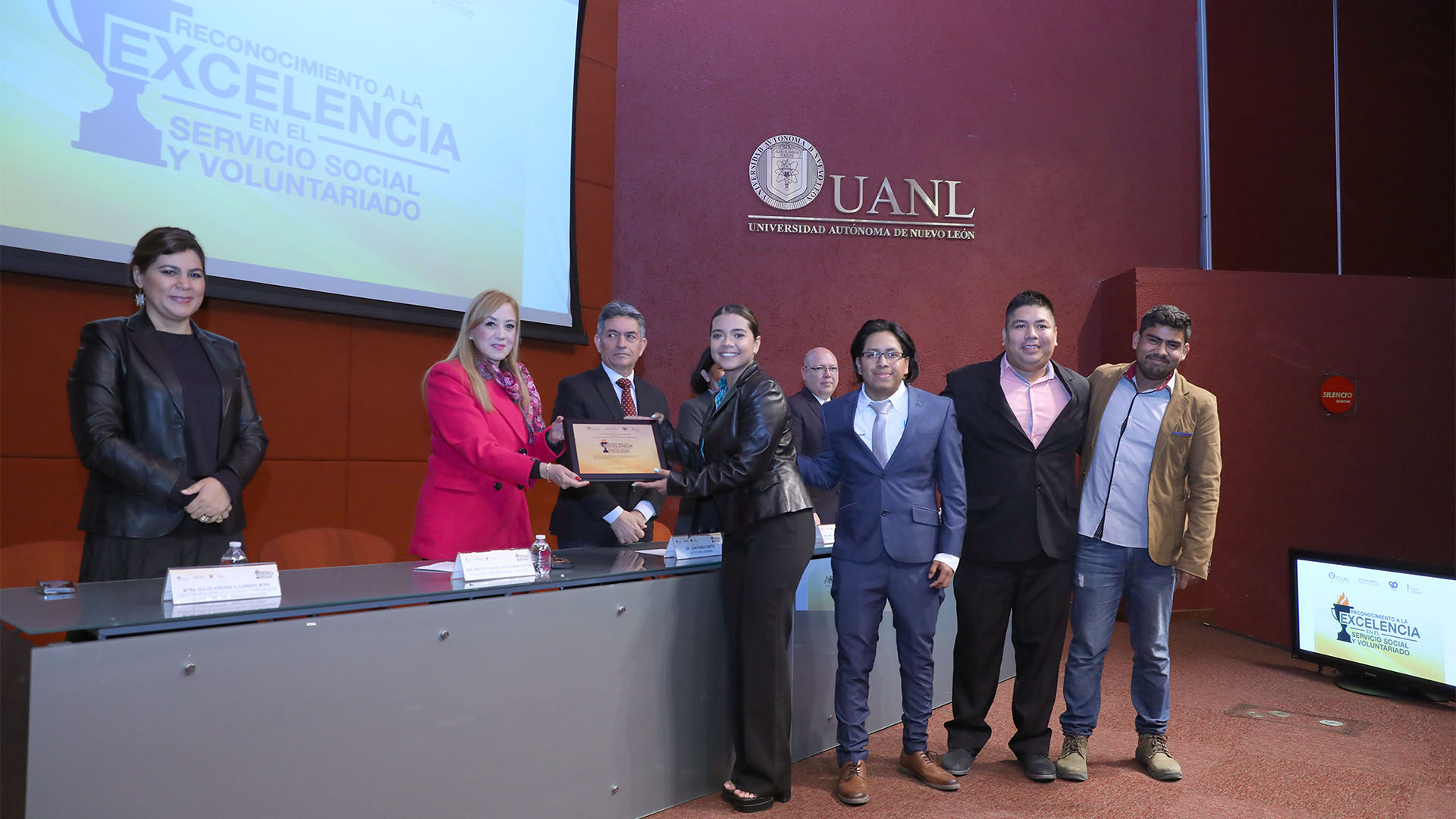 Proyectos de servicio social y voluntariado son reconocidos por UANL