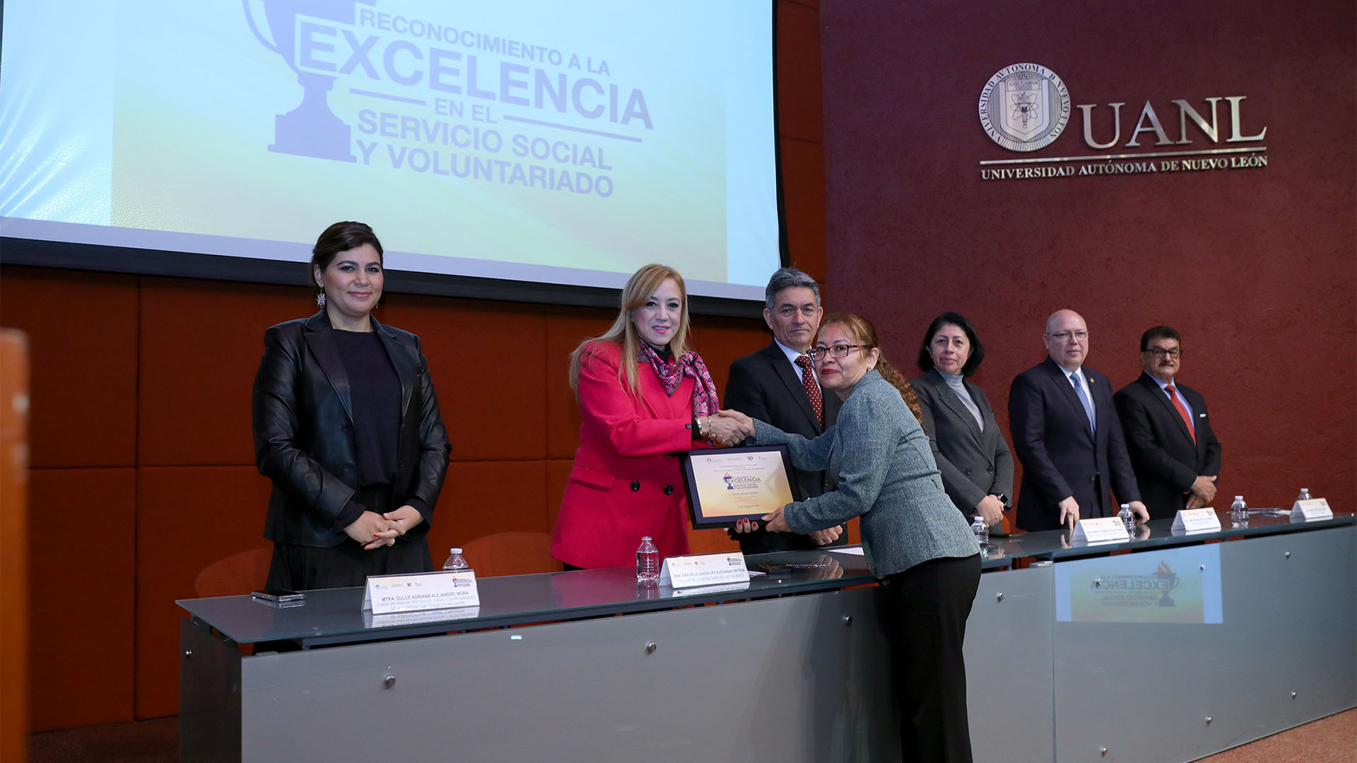 Proyectos de servicio social y voluntariado son reconocidos por UANL