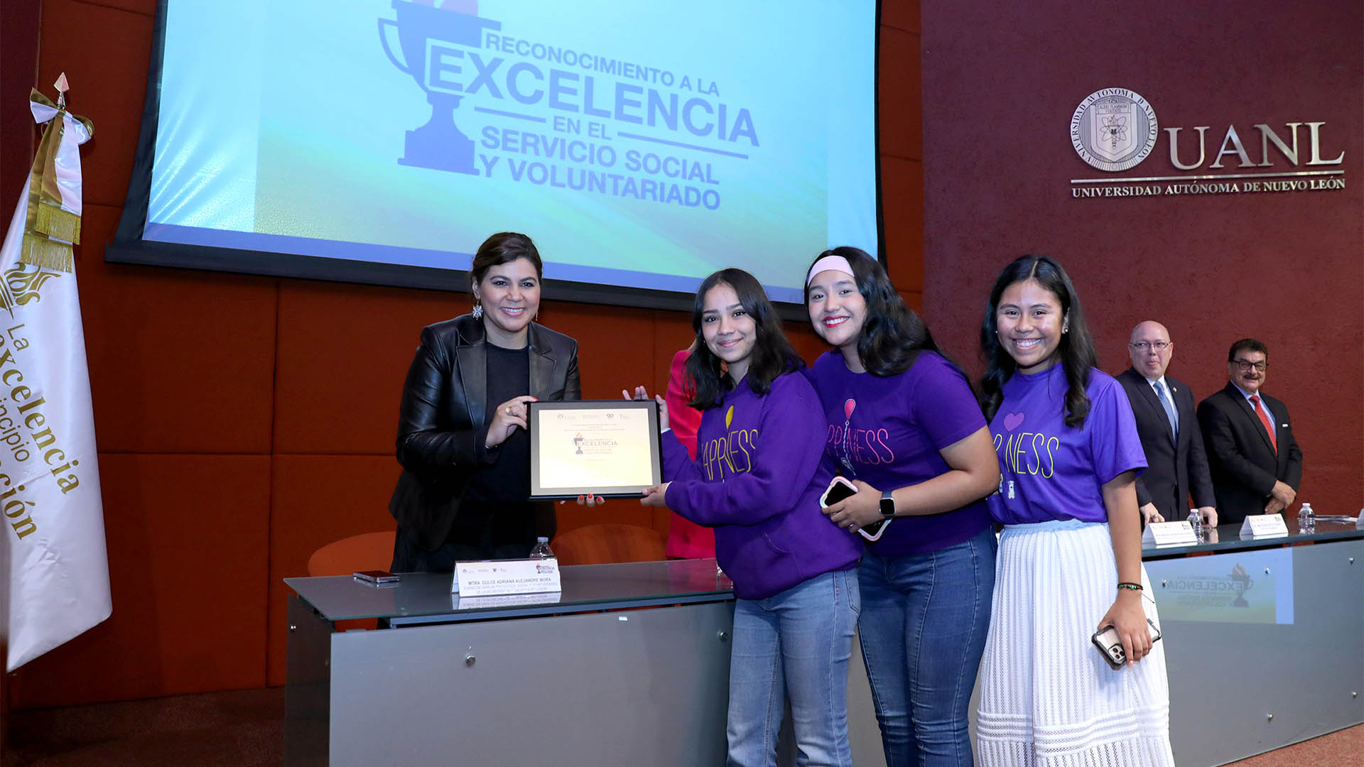Proyectos de servicio social y voluntariado son reconocidos por UANL
