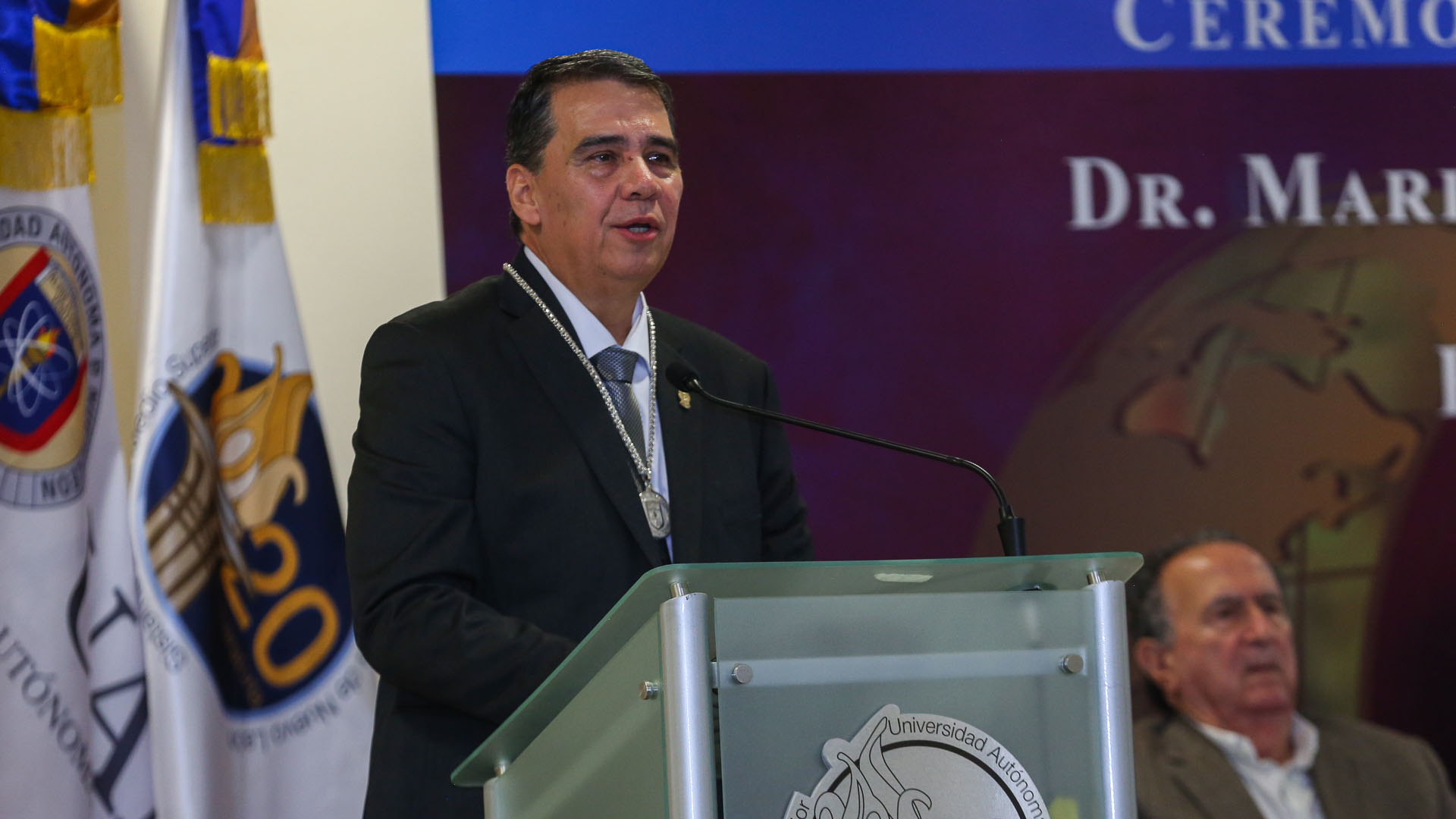 Director de Prepa 20 promete lograr nuevas metas en equipo