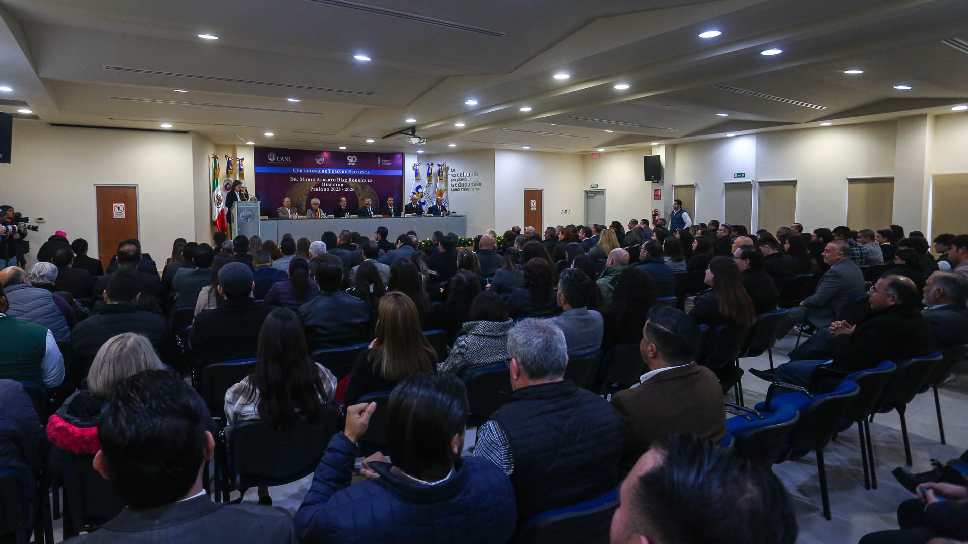 Director de Prepa 20 promete lograr nuevas metas en equipo