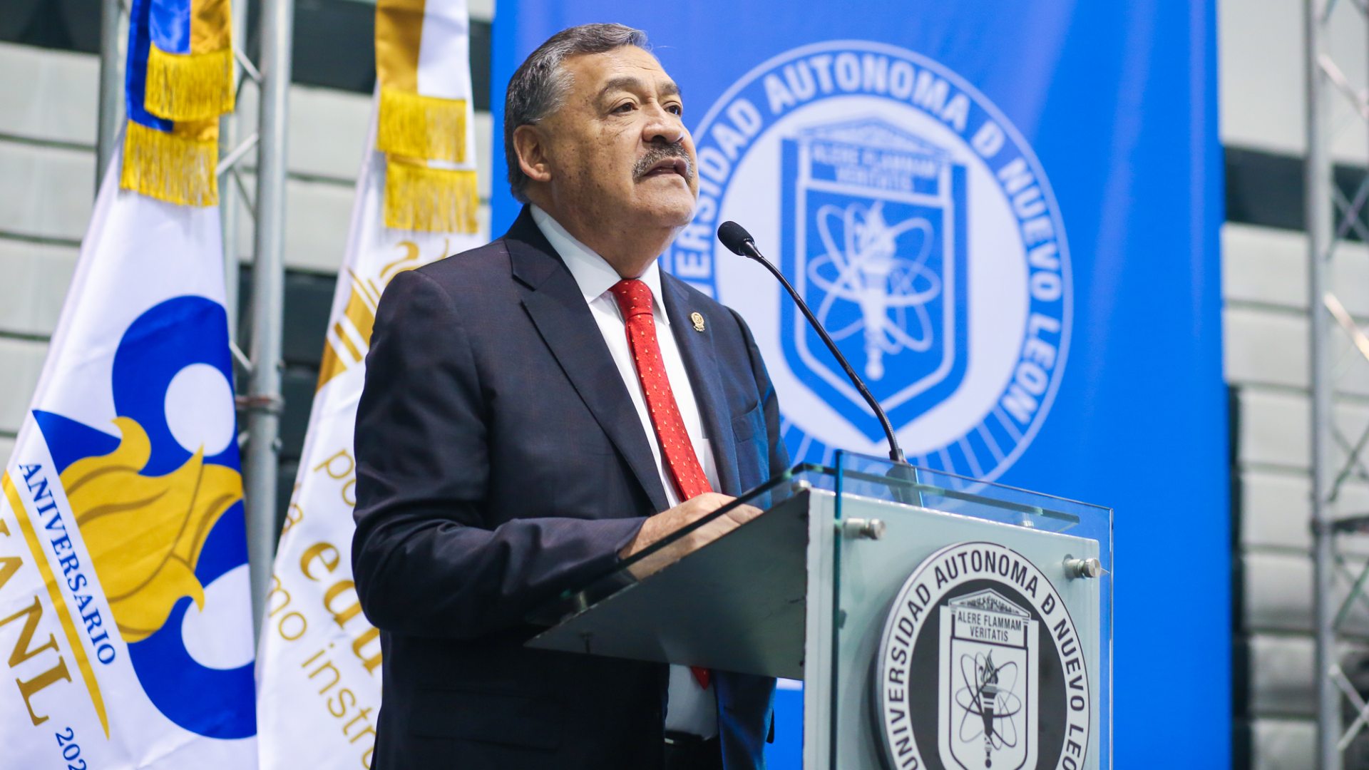 Pondera Rector labor de grupos académicos y culturales de UANL