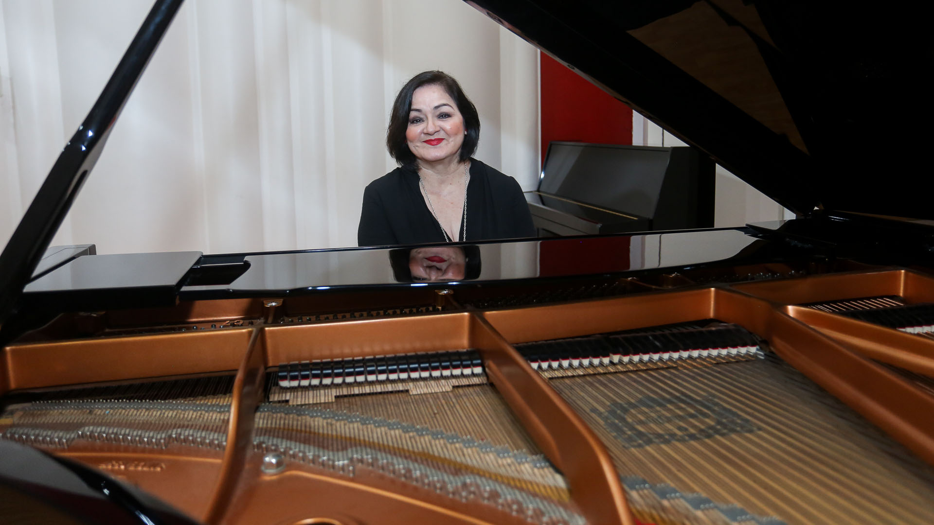 Reconoce UANL entrega de Ivet Pérez al canto con el Premio a las Artes 2023