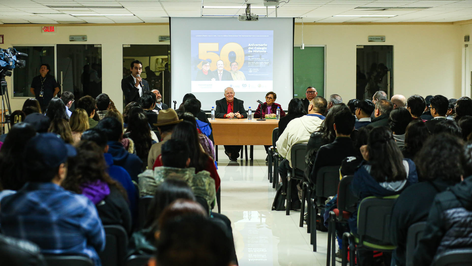 Reviven con anécdotas cinco décadas del Colegio de Historia de la FFYL