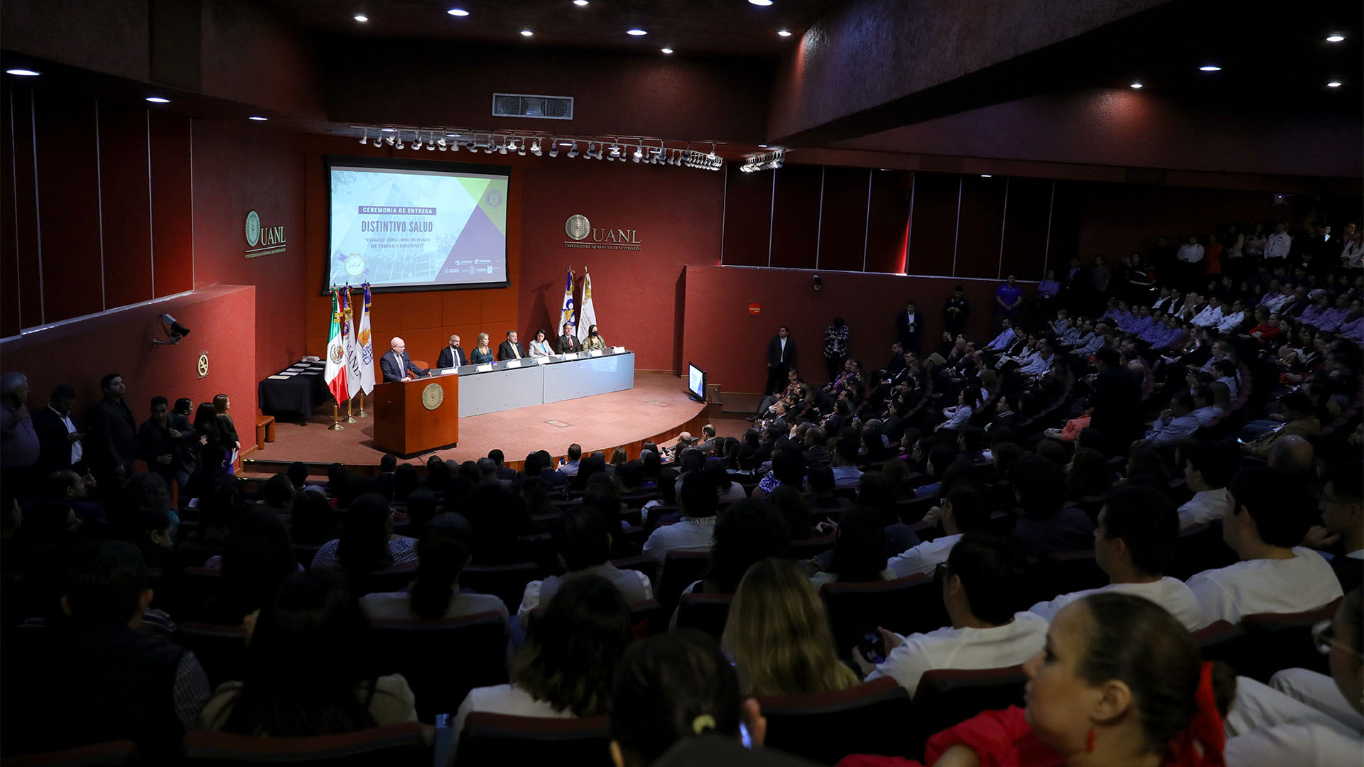 Reciben 76 dependencias de la UANL el sello Distinción Salud