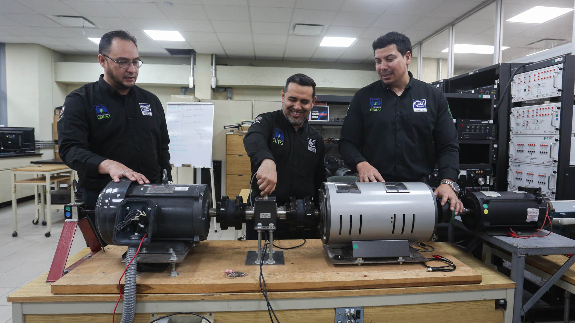 Formará UANL alumnos especialistas en electromovilidad