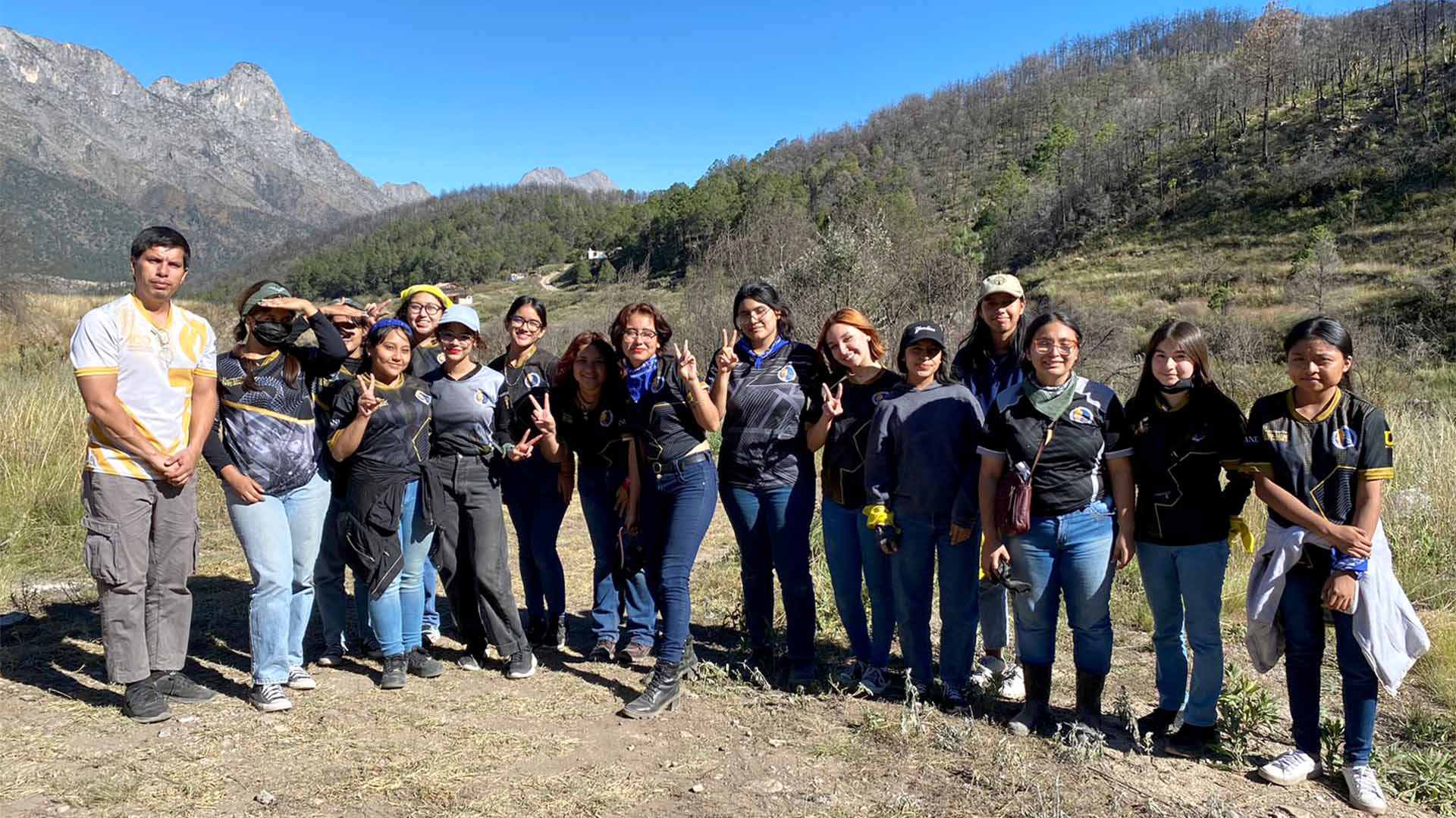 Obtienen voluntarios de Prepa "Pablo Livas" premio nacional