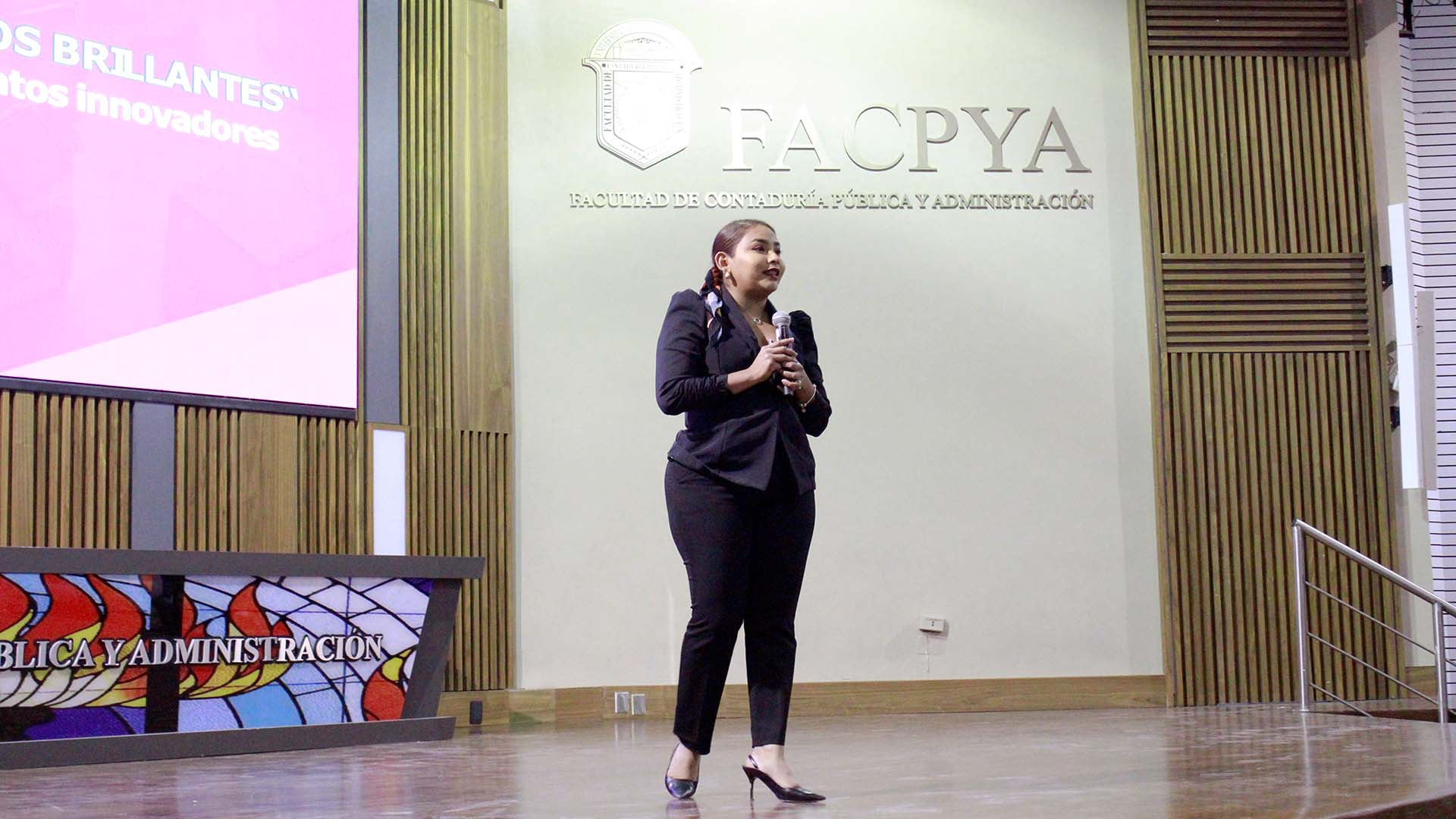 Presentan en FACPYA perfil del contador 4.0