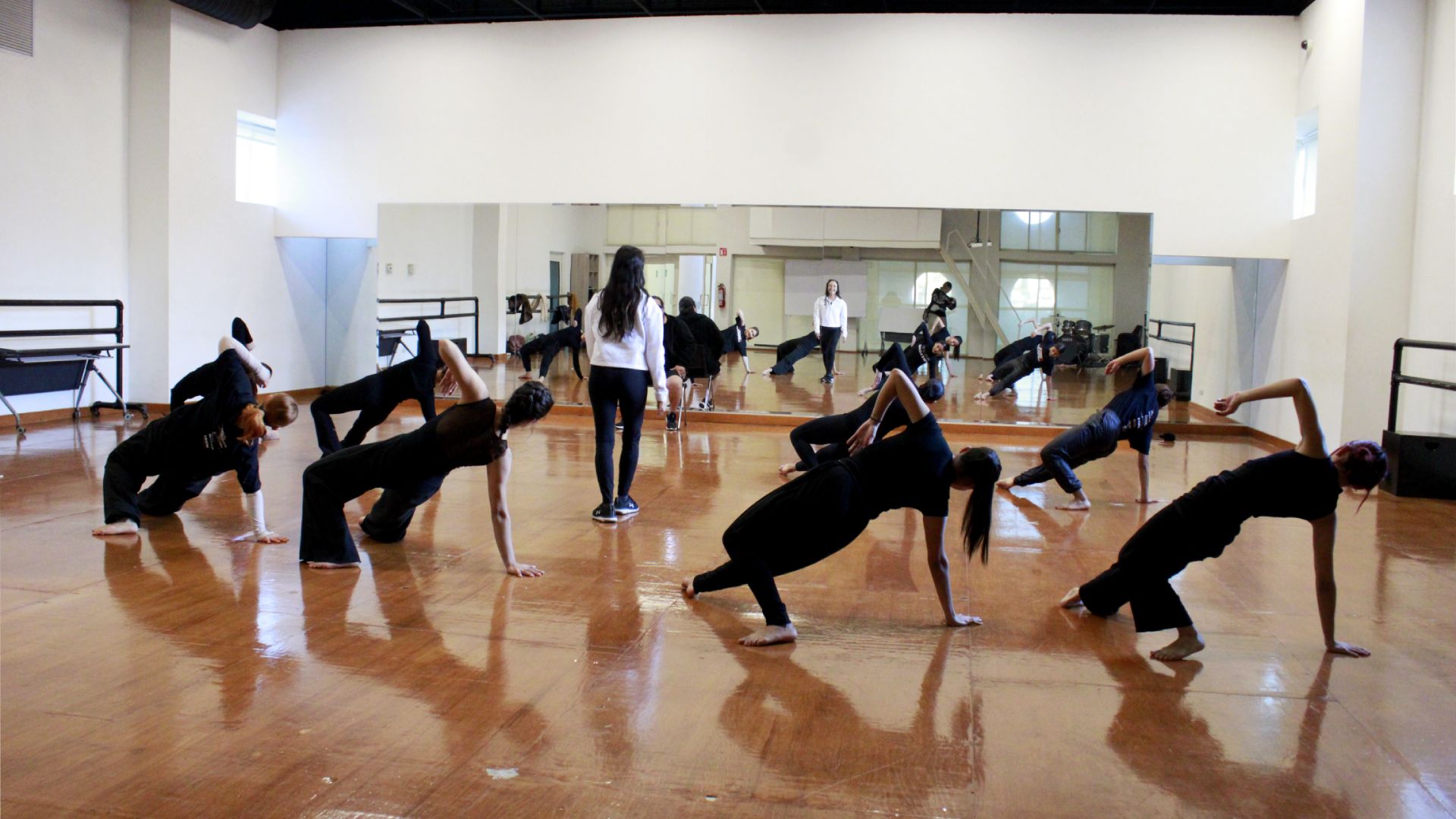 Presenta taller de danza de FAE obra sobre el ciclo eterno de las cosas