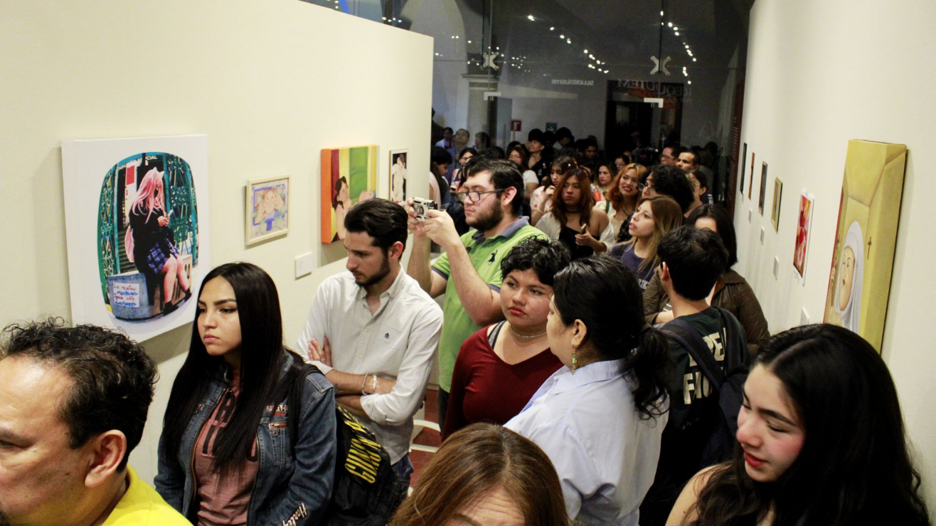 Estudiantes honran a Botero en expo colectiva