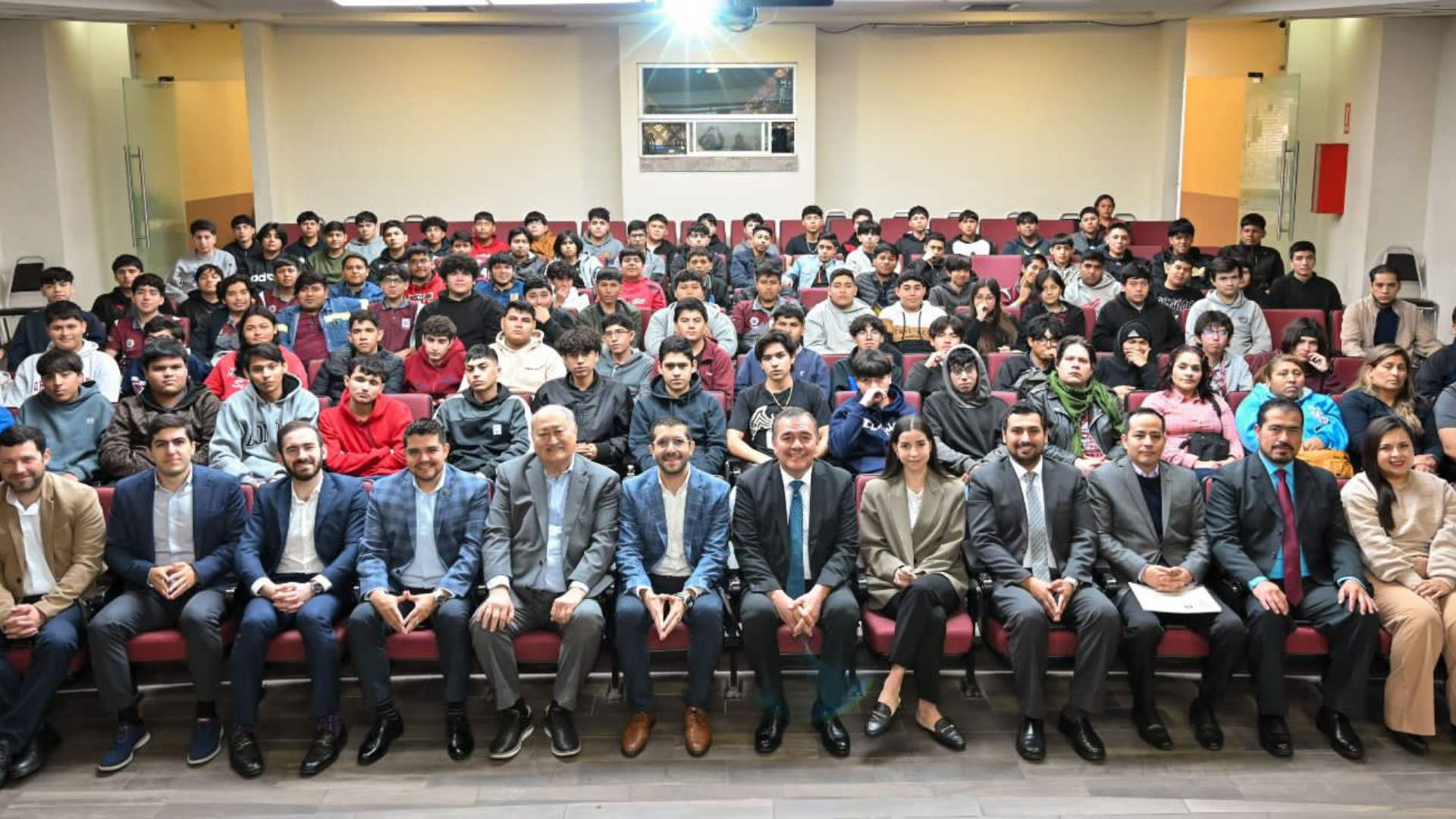 Recibe Preparatoria "Álvaro Obregón" donativo de Grupo Forem