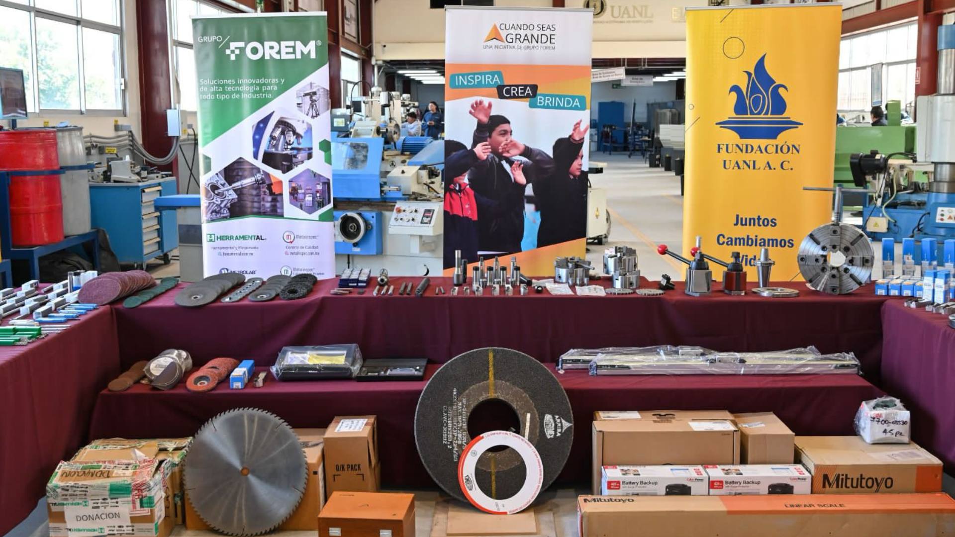 Recibe Preparatoria "Álvaro Obregón" donativo de Grupo Forem
