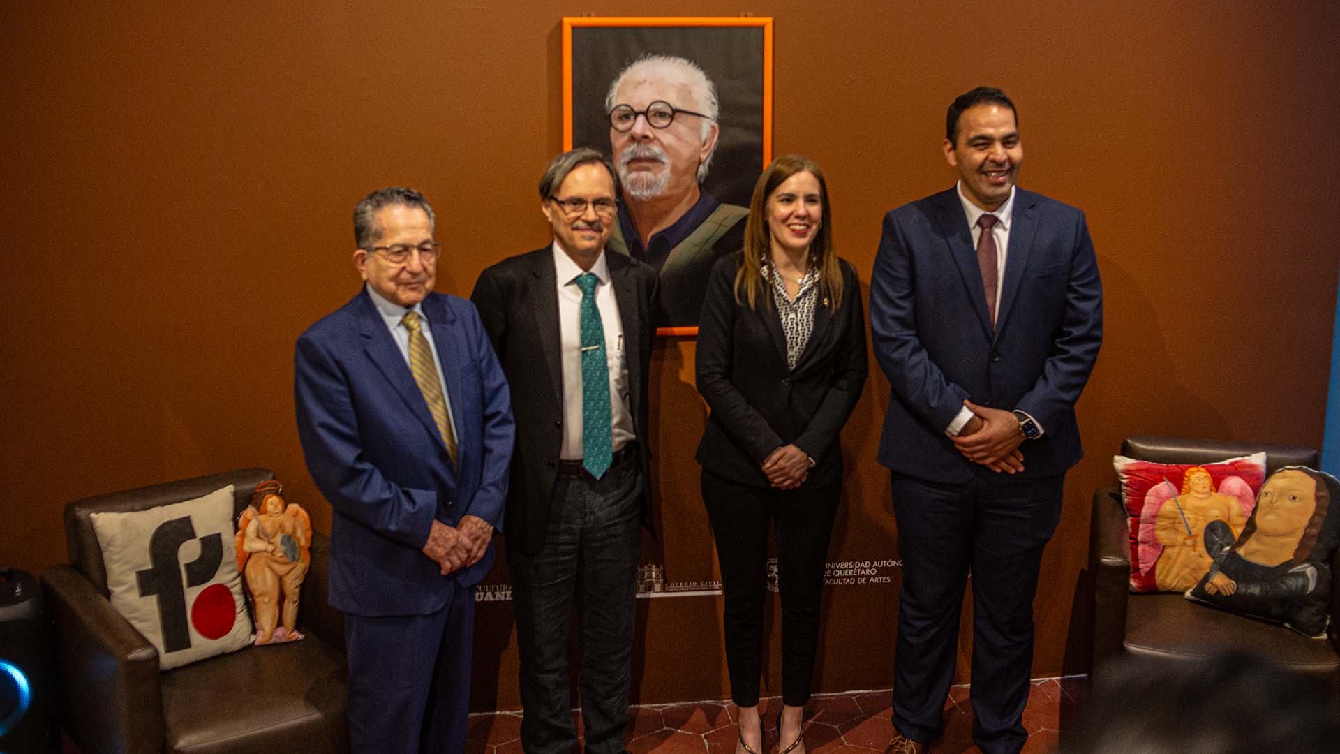 Estudiantes honran a Botero en expo colectiva