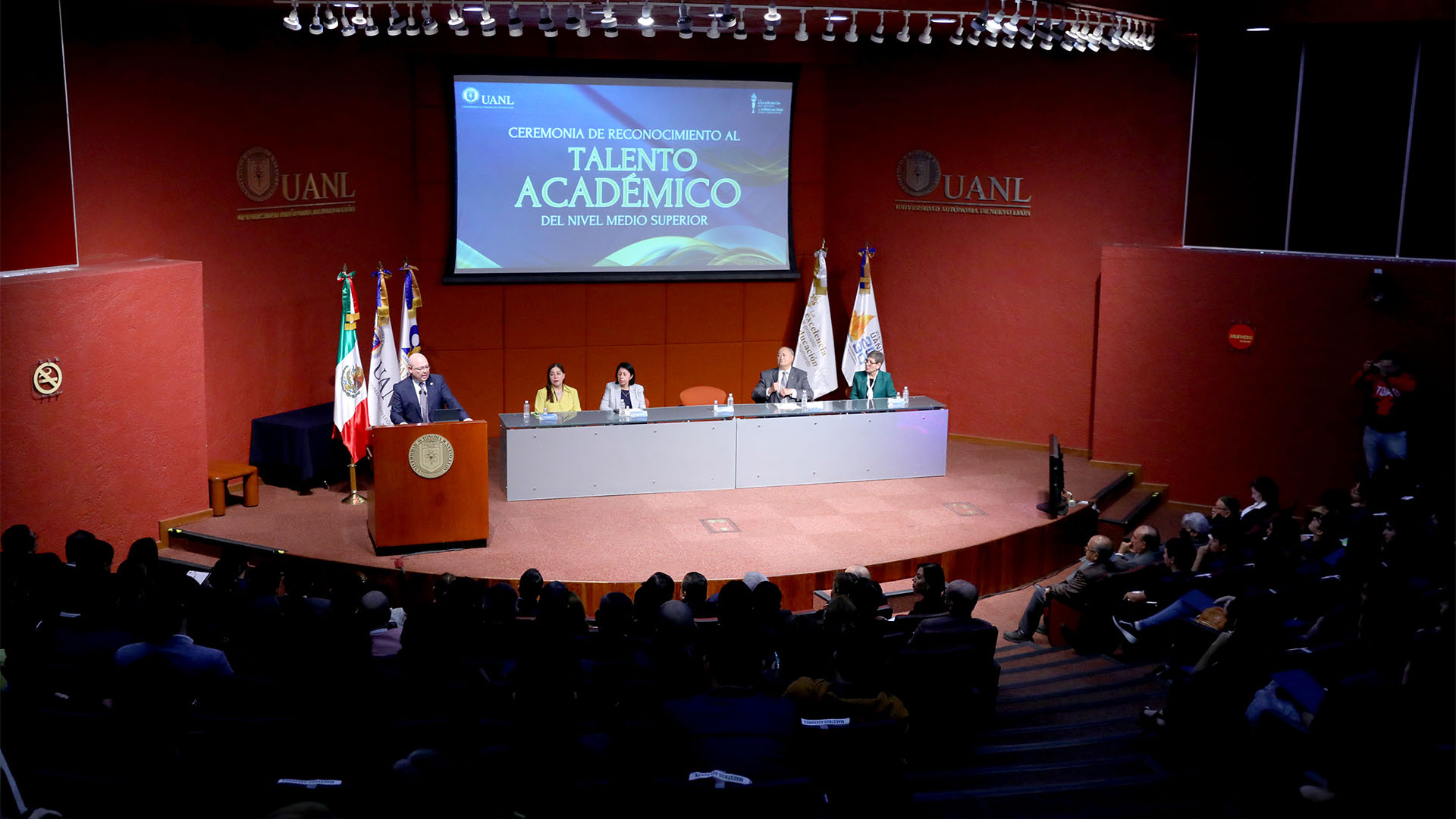 Destaca UANL talento de alumnos de bachillerato