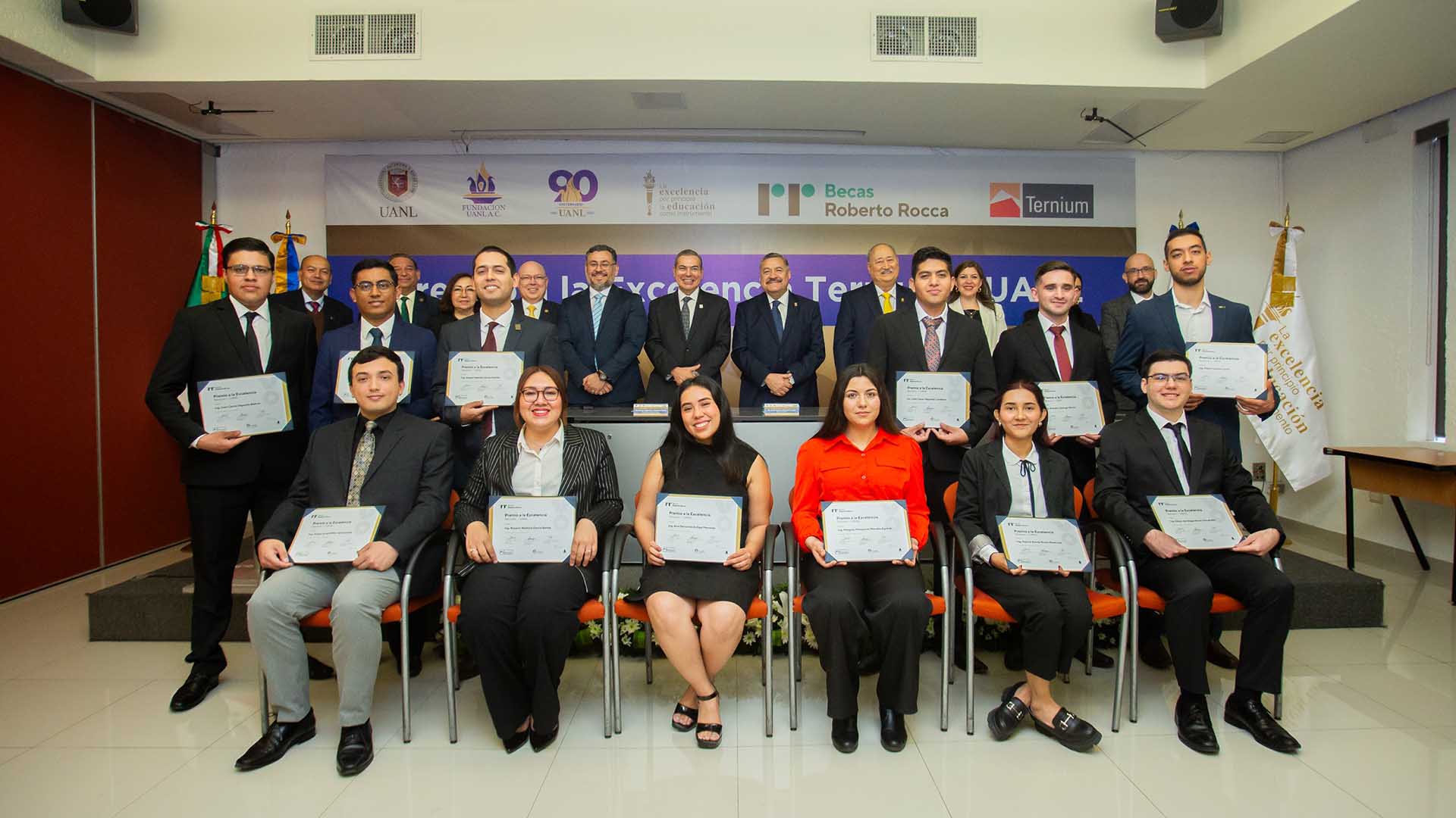 Reconoce Ternium excelencia educativa de UANL