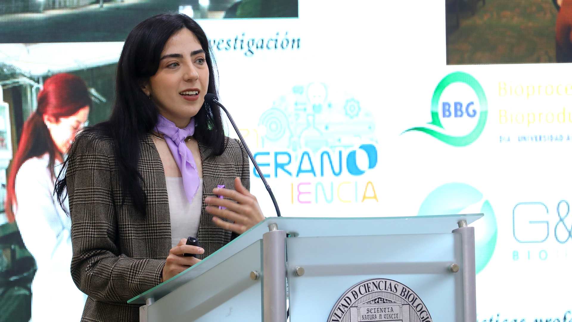 Vencen alumnas de FCB retos de la ciencia