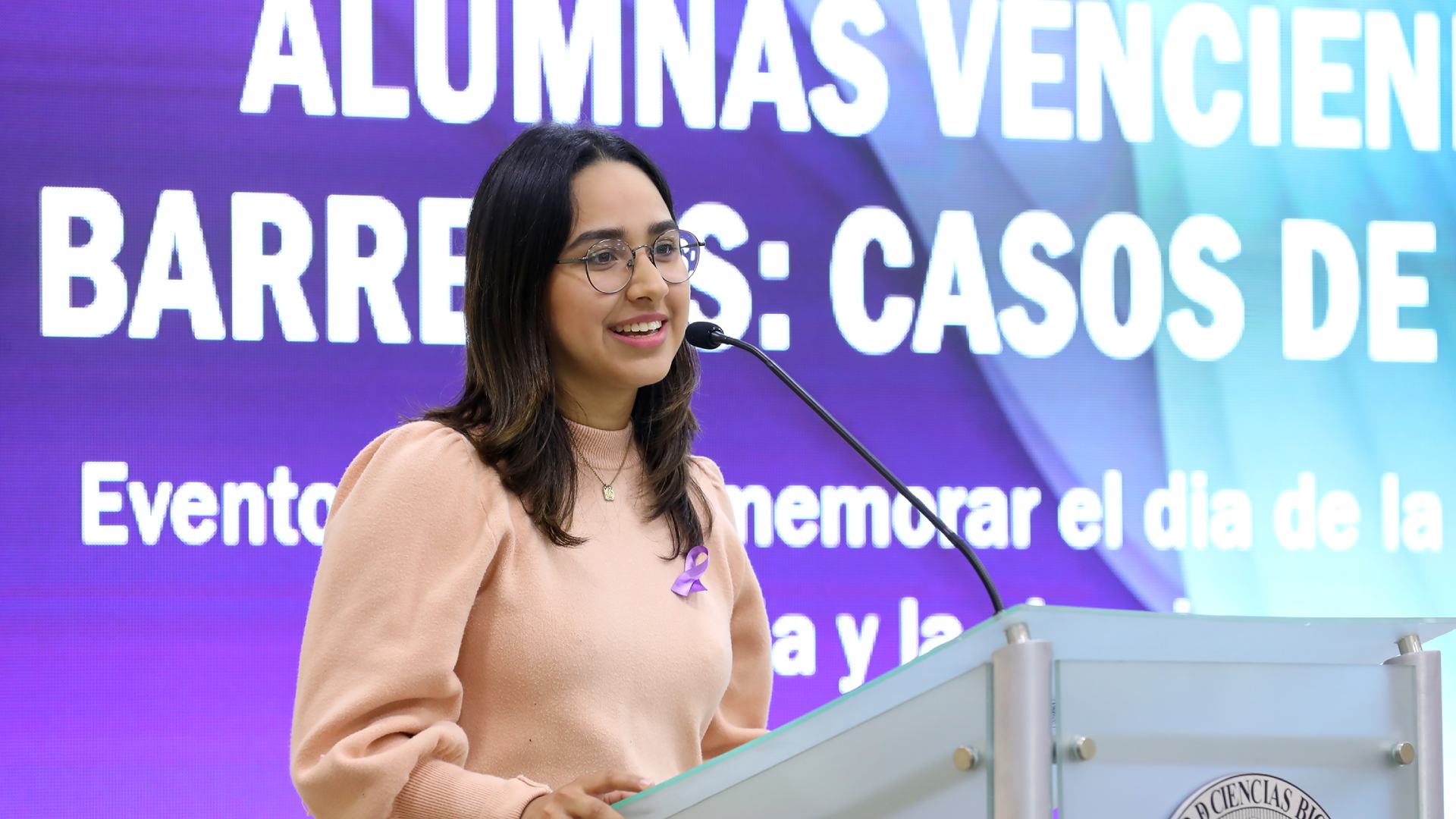 Vencen alumnas de FCB retos de la ciencia