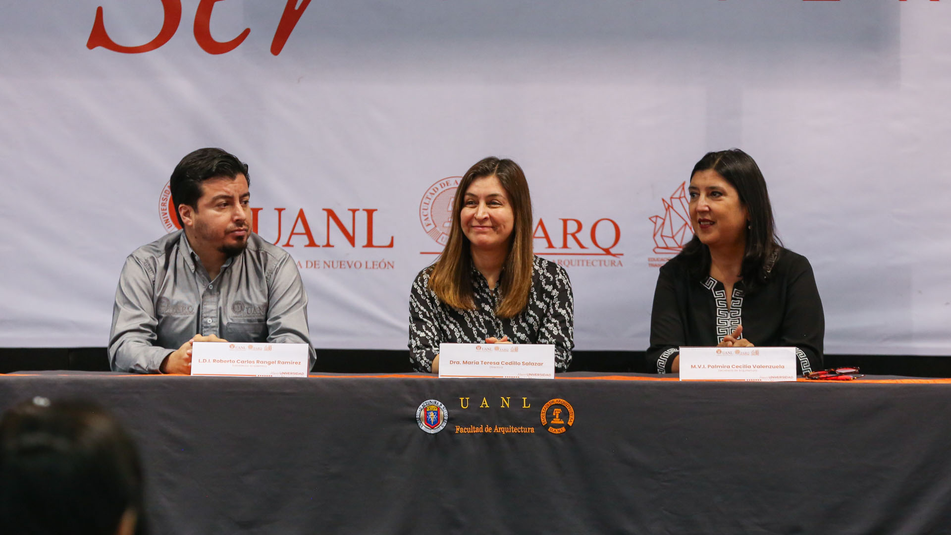 Premia FARQ a alumnos triunfadores en concursos académicos de 2023