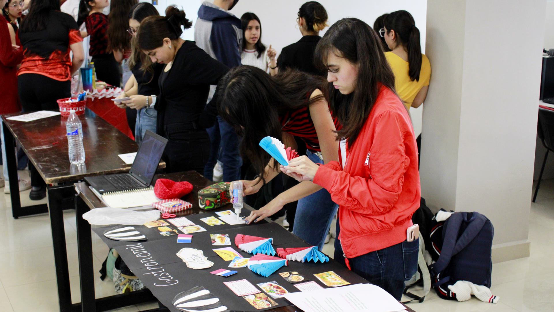 Departamento de Idiomas de FCPYRI organiza el día de la francofonía