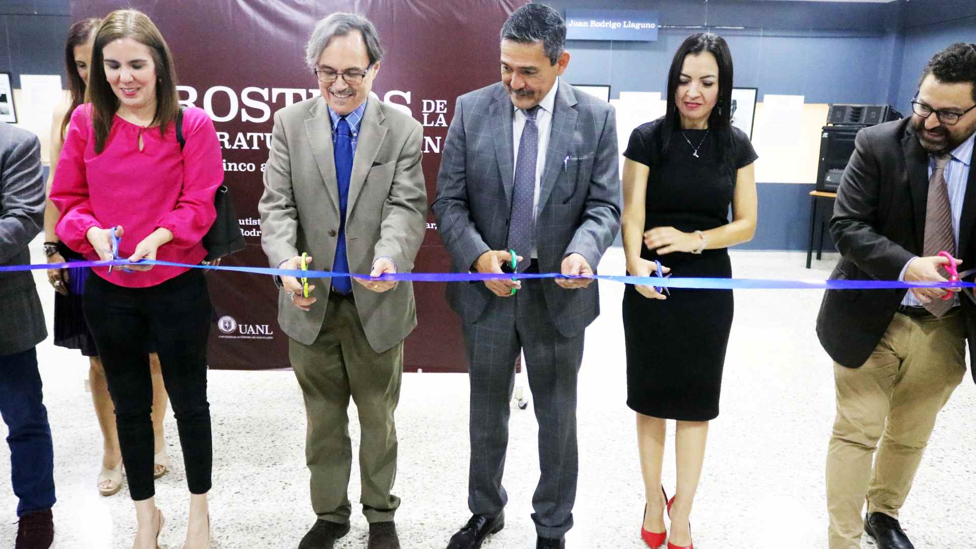 Inaugura Prepa 2 exposición Rostros de la Literatura Mexicana