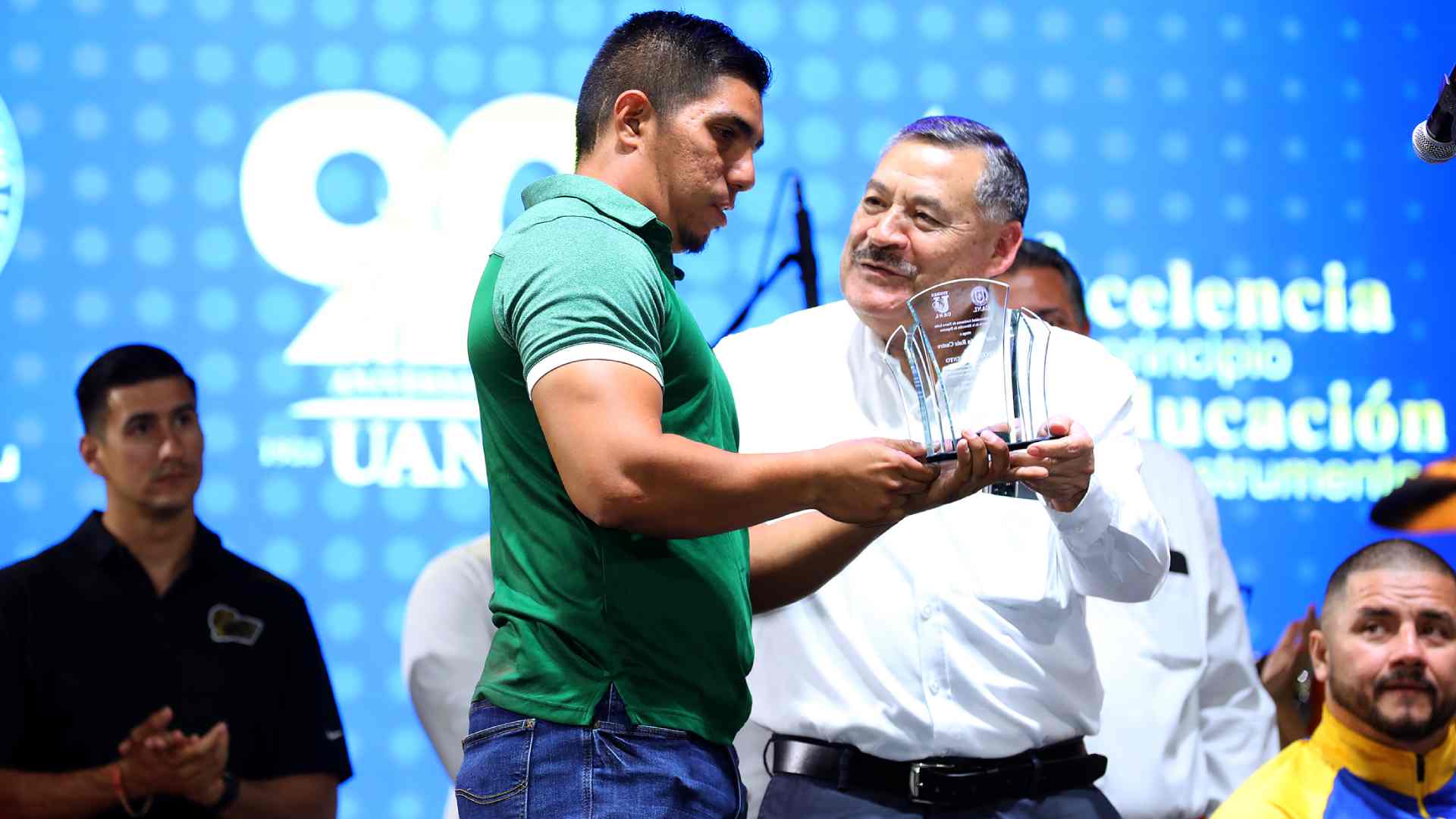 Reconoce UANL a lo mejor del deporte universitario