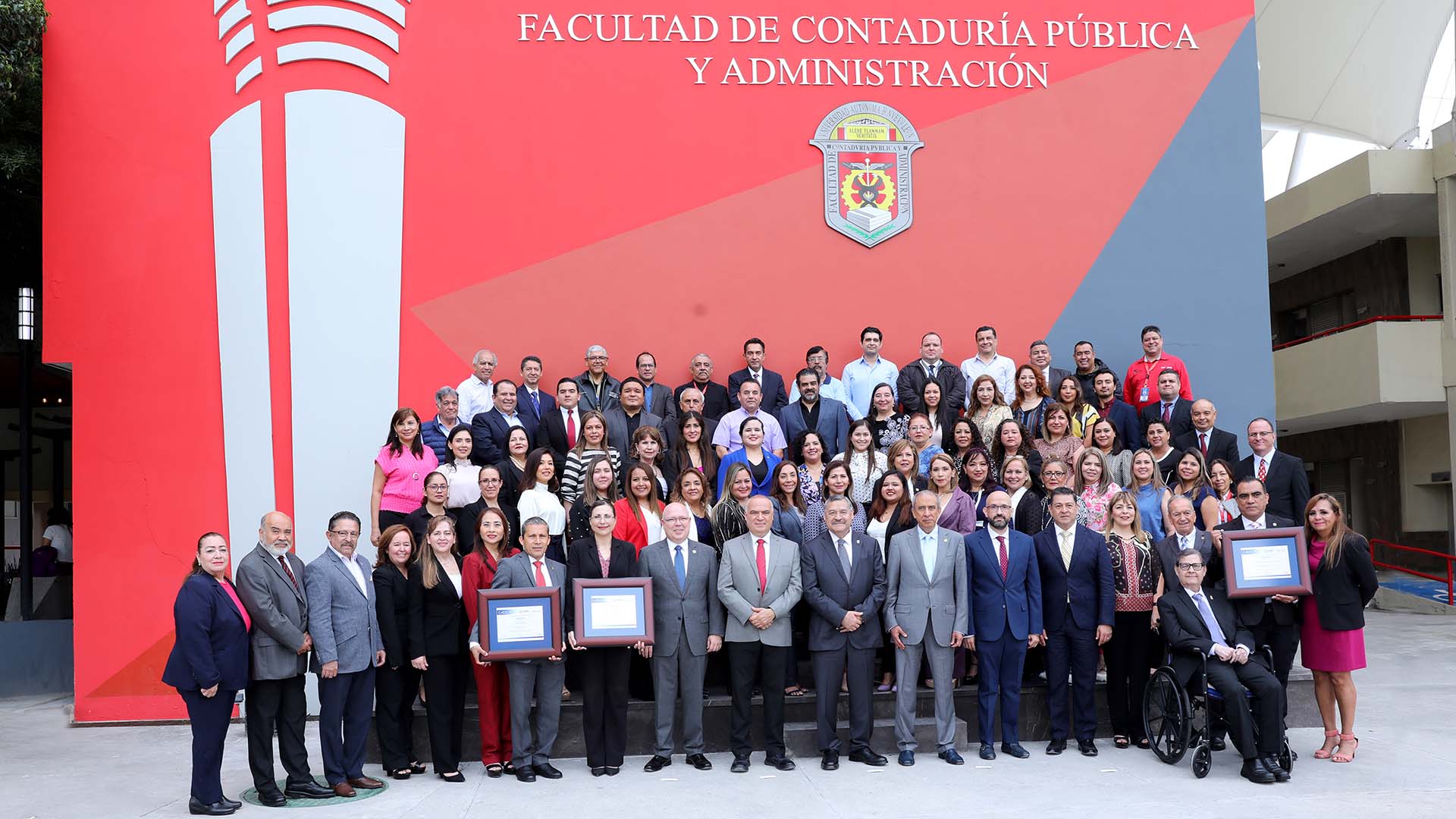 Reciben tres programas de licenciatura de FACPYA acreditación de CACECA