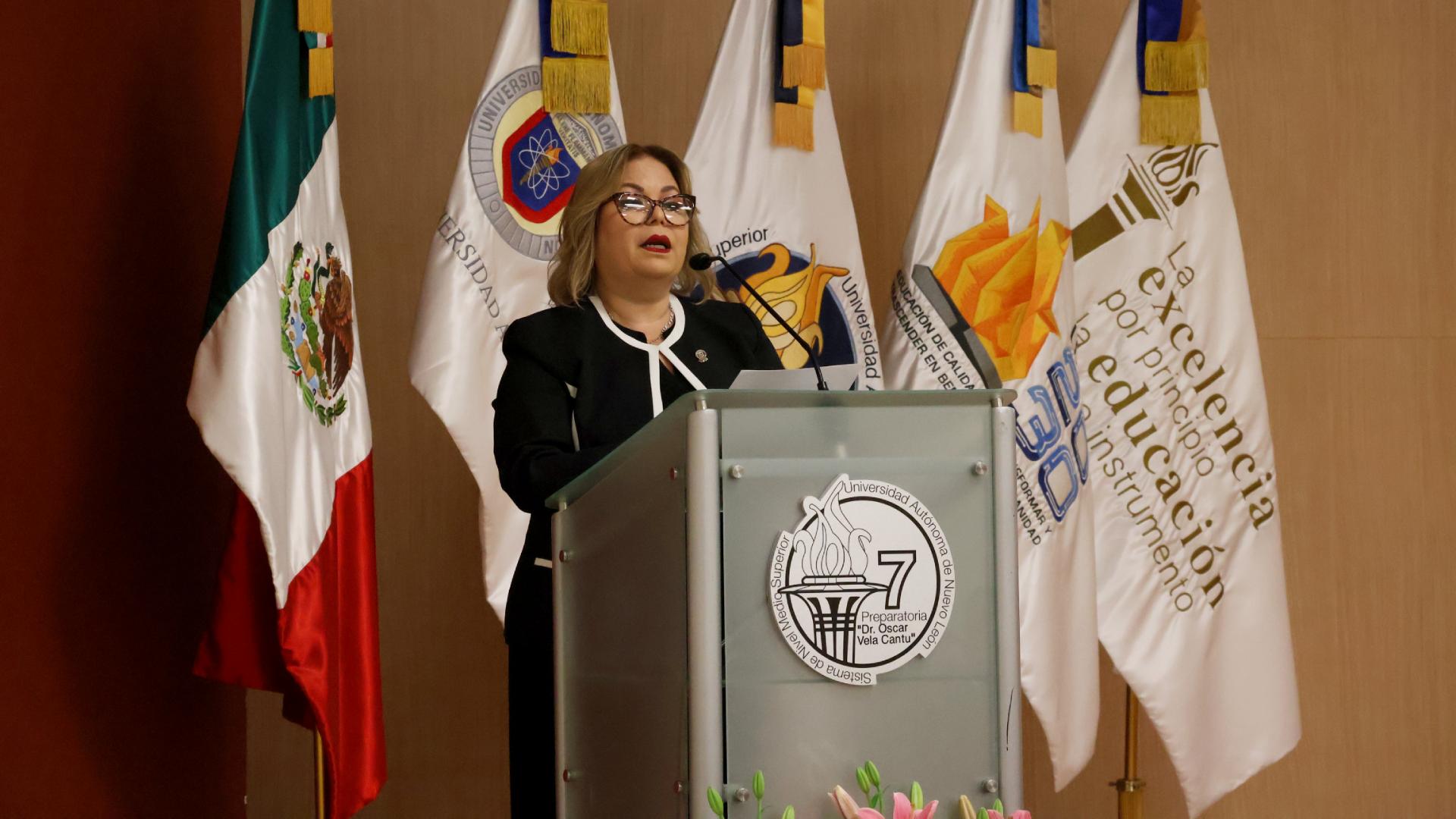 Ponen a prueba dominio del español en certamen de Preparatoria 7