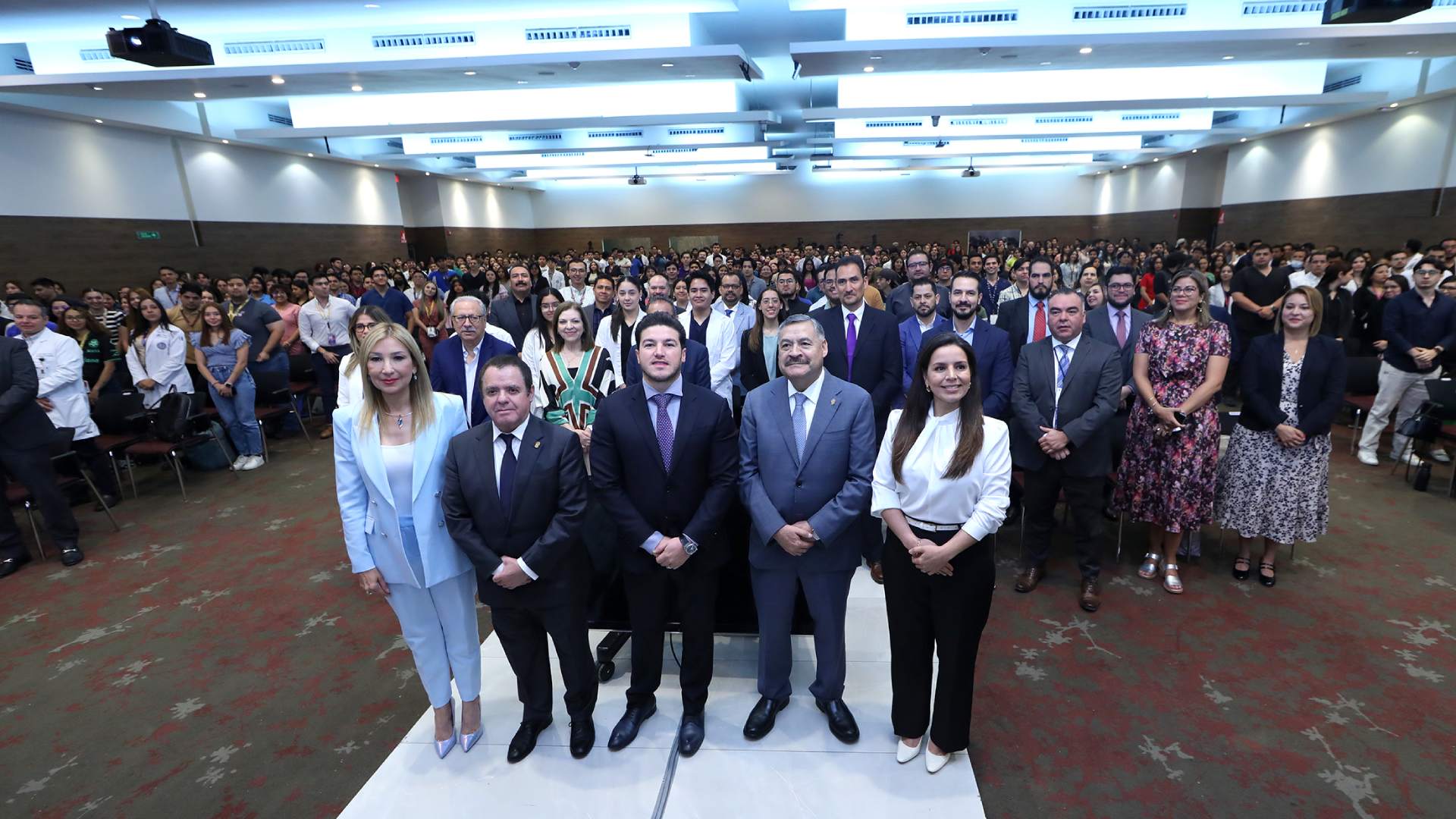 Da a conocer UANL iniciativa contra el cáncer de pulmón