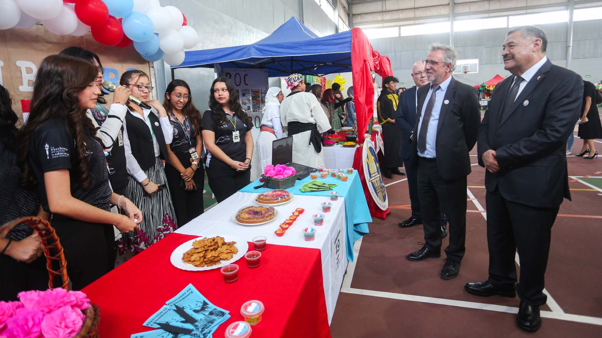 Muestran interés por cultura francesa en UANL