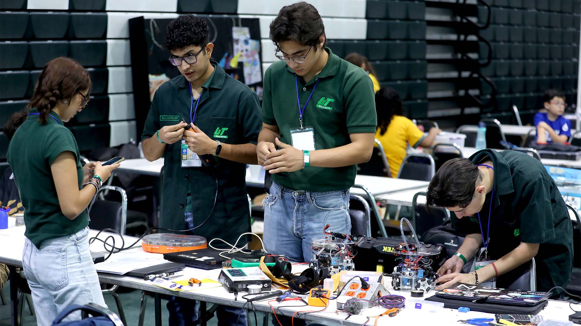 Desafía robótica a competidores en torneo nacional realizado en UANL