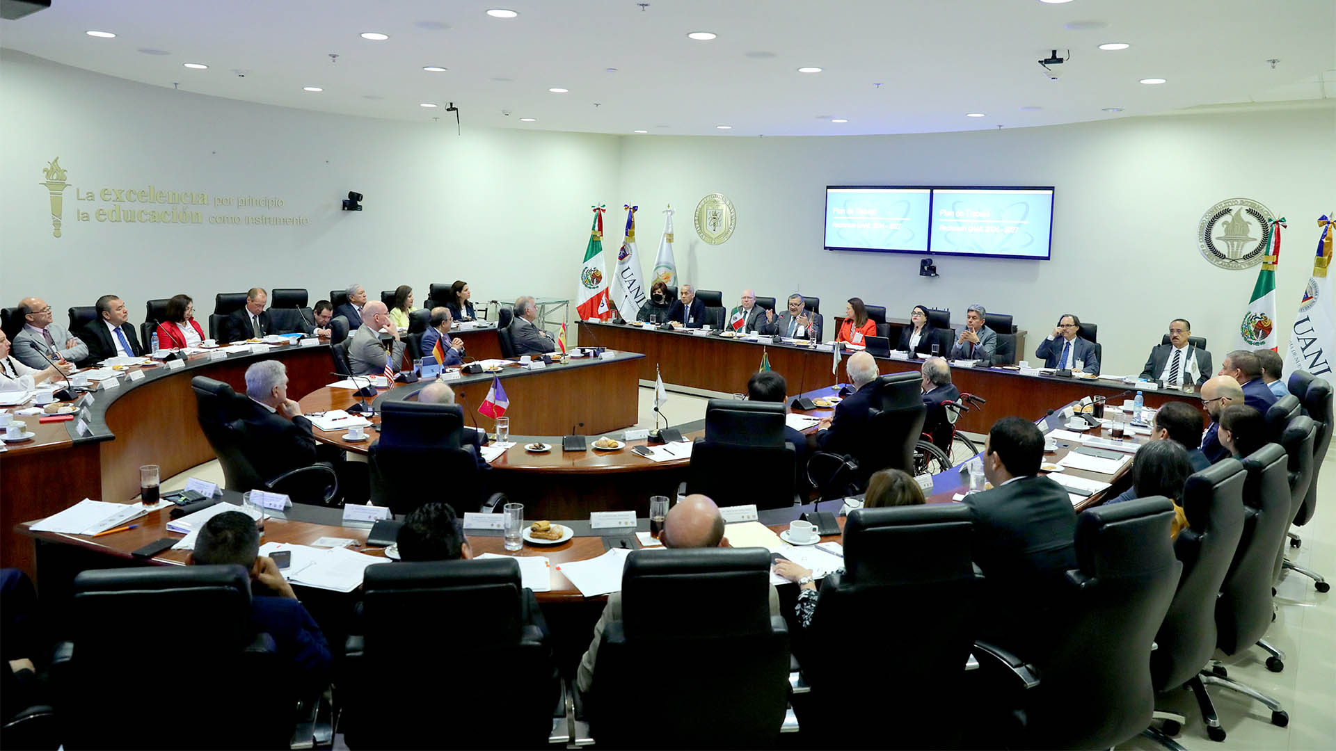Refuerza UANL vínculos con países de Europa