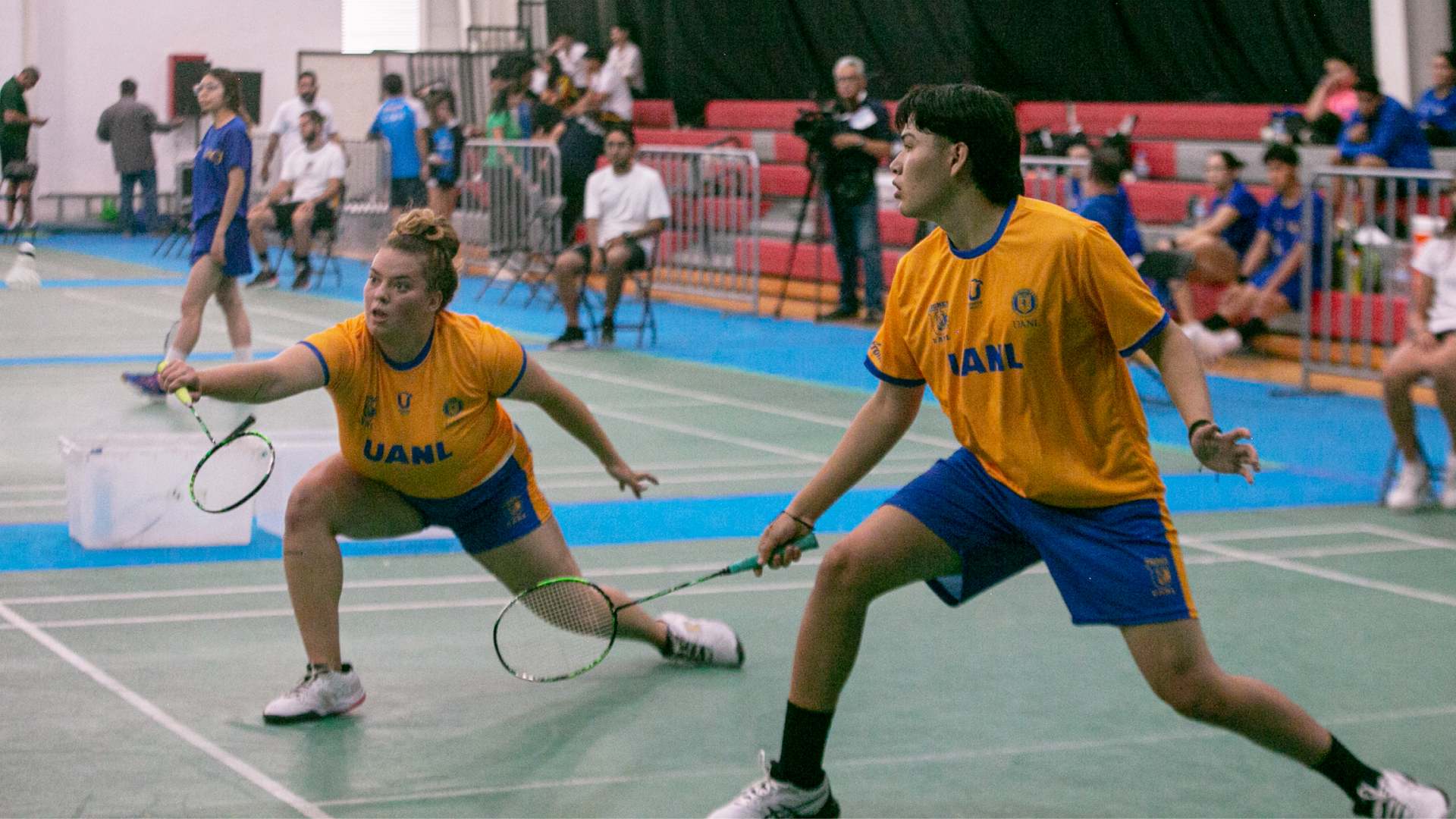 Brilla lucha universitaria en el medallero de Tigres