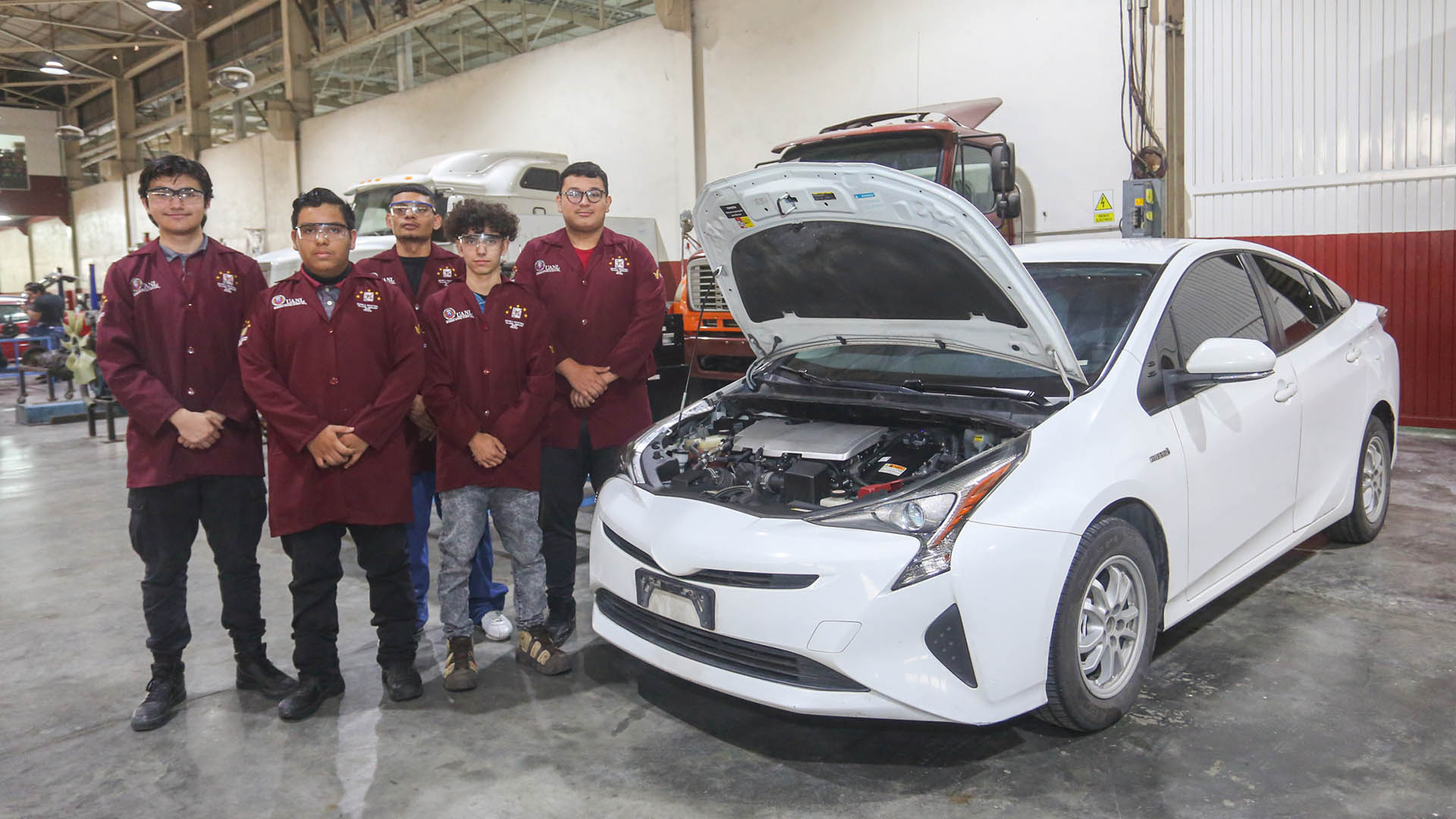 Responde UANL a retos del nearshoring