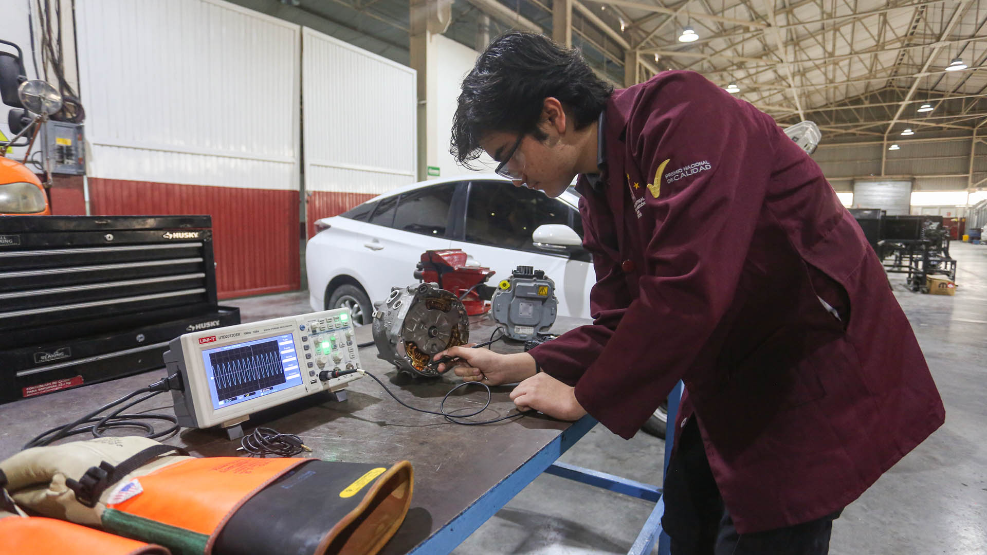Expande UANL oferta académica con Bachillerato Técnico en Electromovilidad