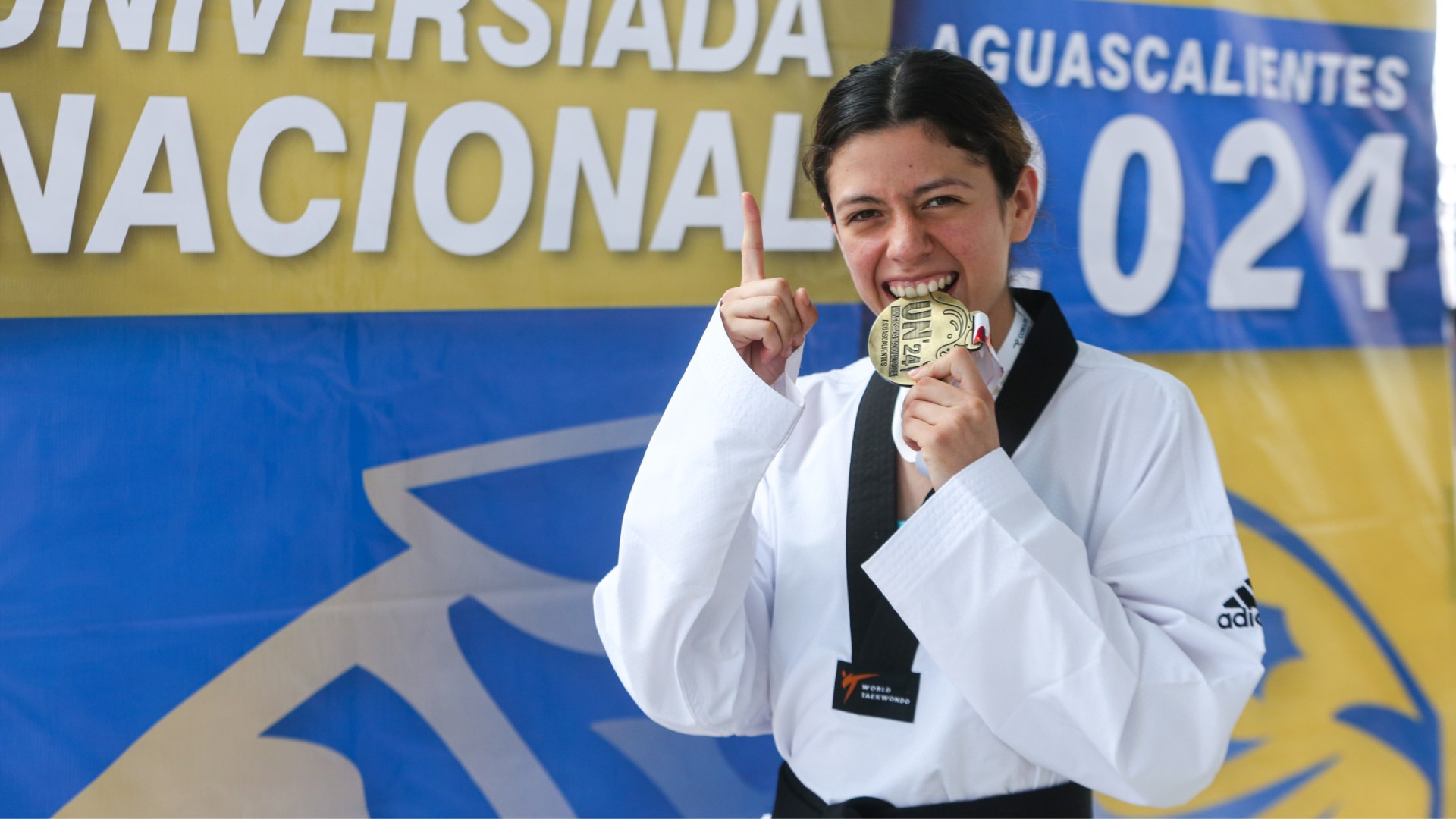 Con fortaleza física y mental consigue medalla dorada