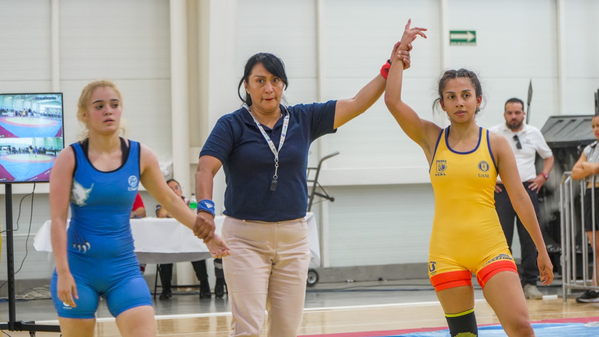 Brilla lucha universitaria en el medallero de Tigres