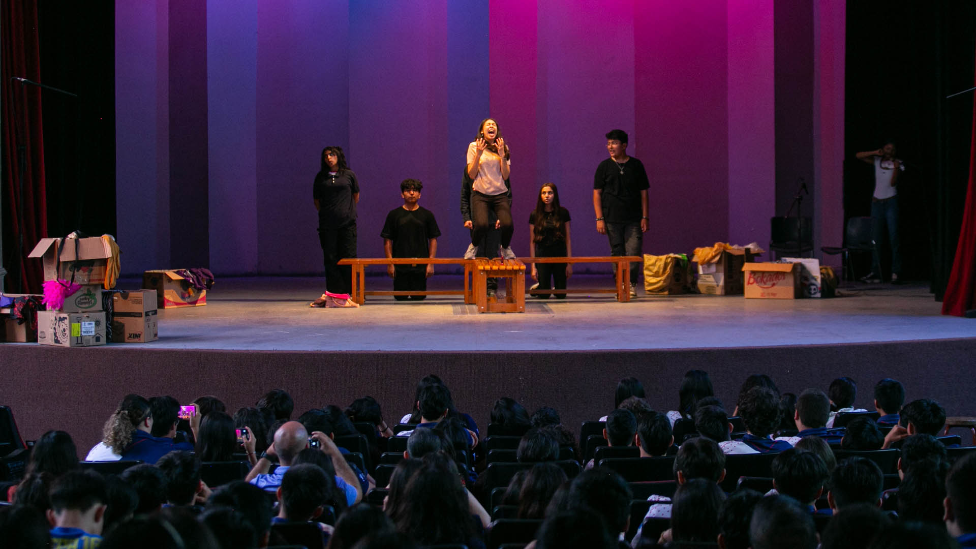 Sorprenden adaptaciones en Muestra de Teatro 2024 de la UANL