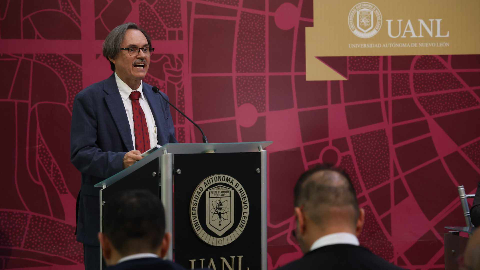 Cuentan voces del norte historia poética de NL