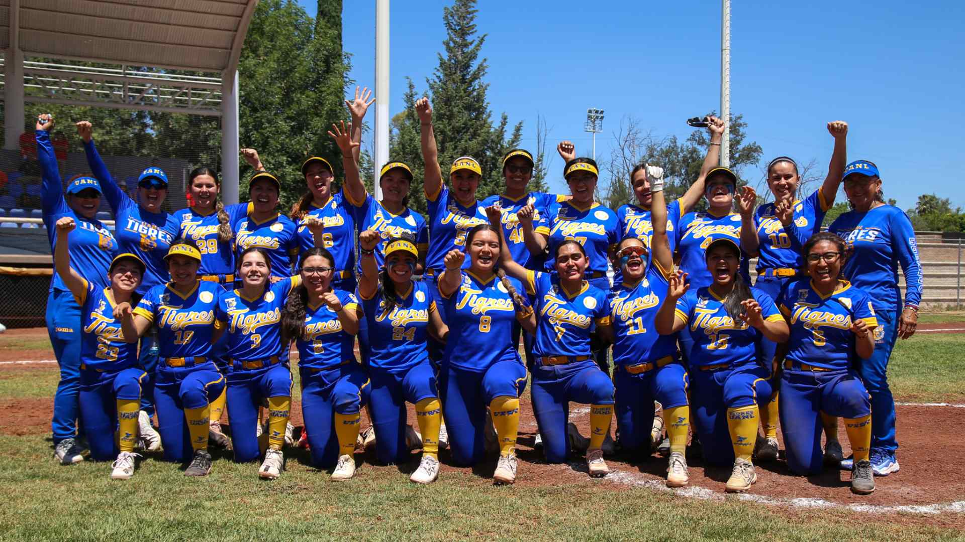 Ganan Tigres primer lugar en ajedrez varonil